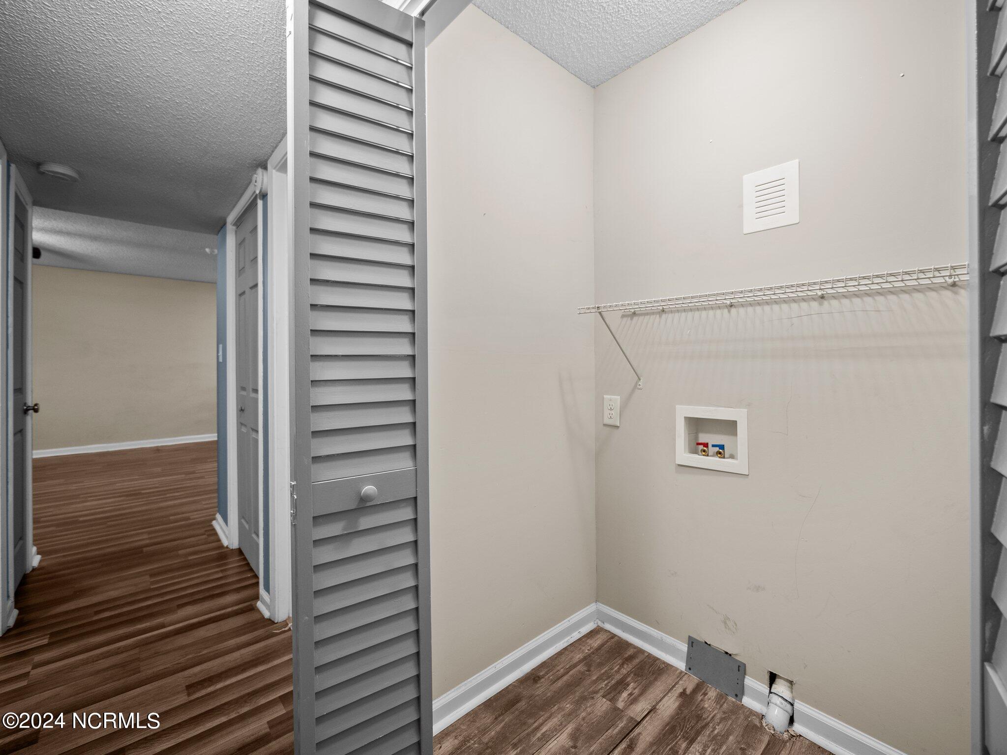 11 Lakewood Court