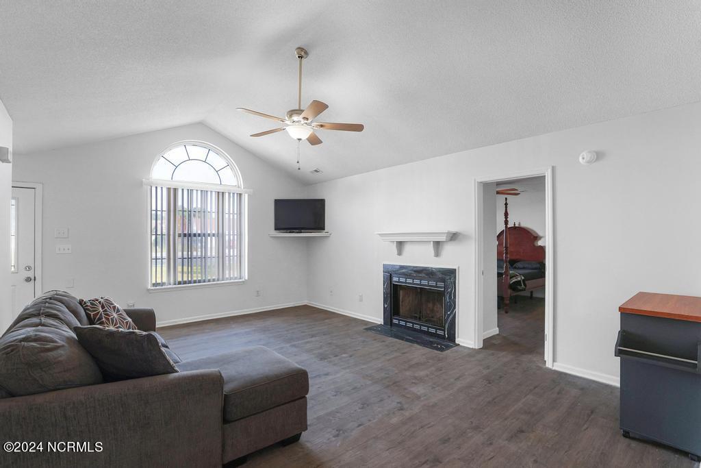 107 Quarterhorse Lane