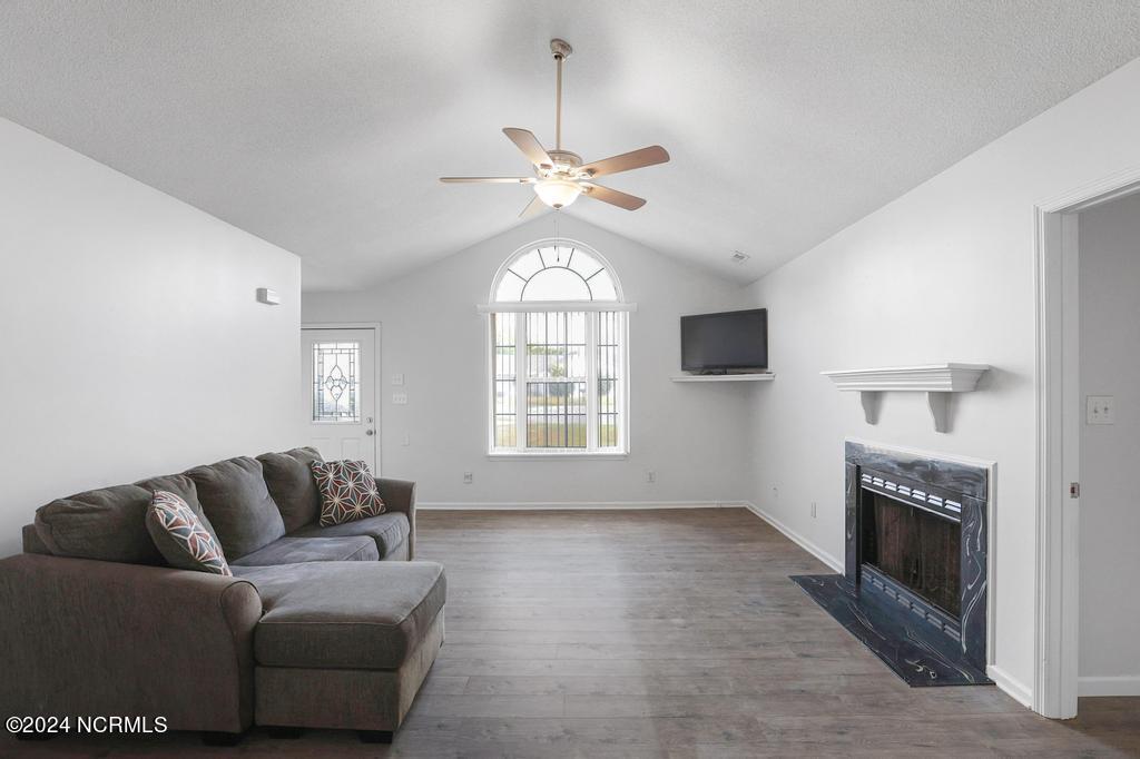 107 Quarterhorse Lane