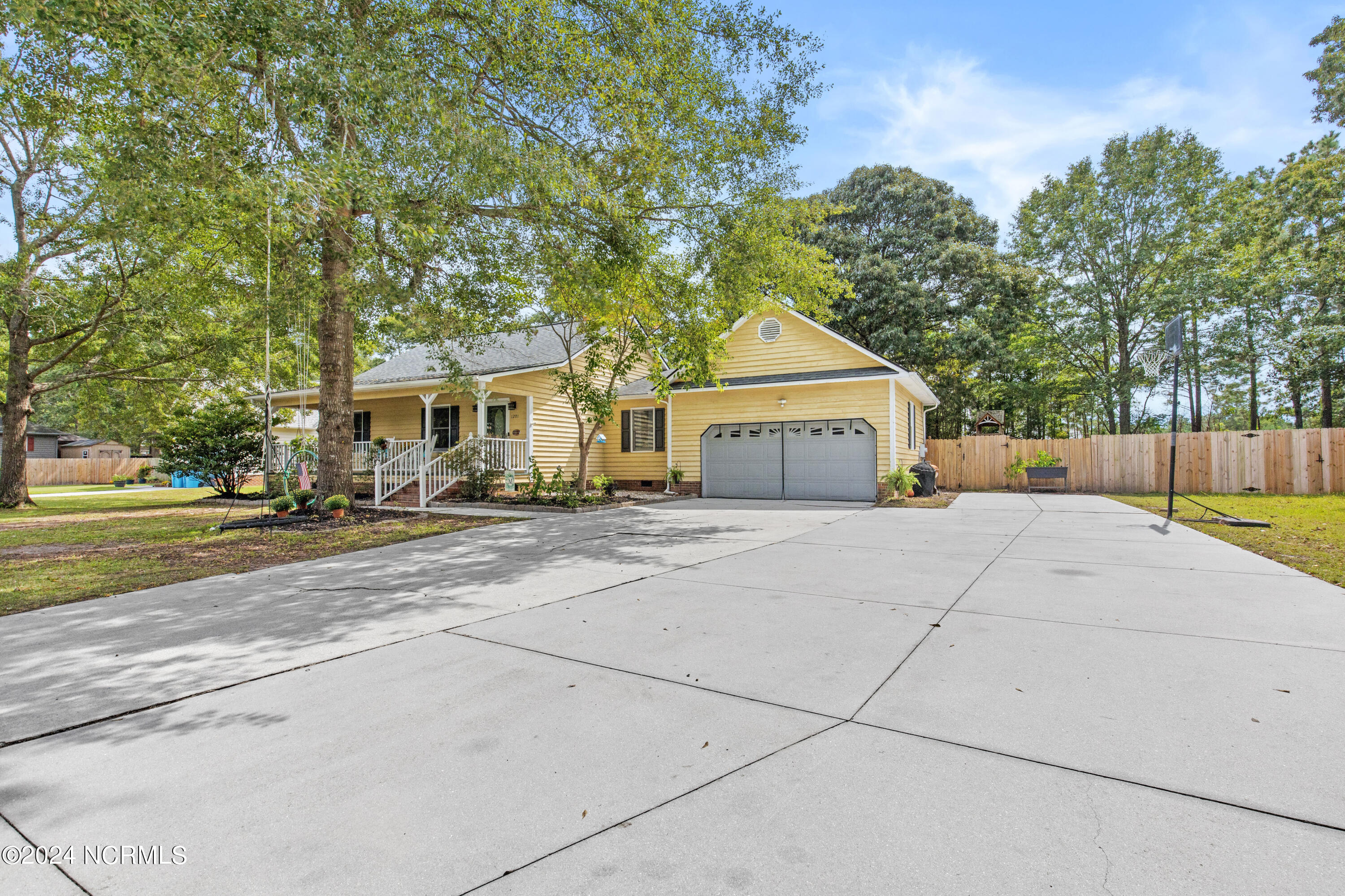 1201 Willow Springs Drive W