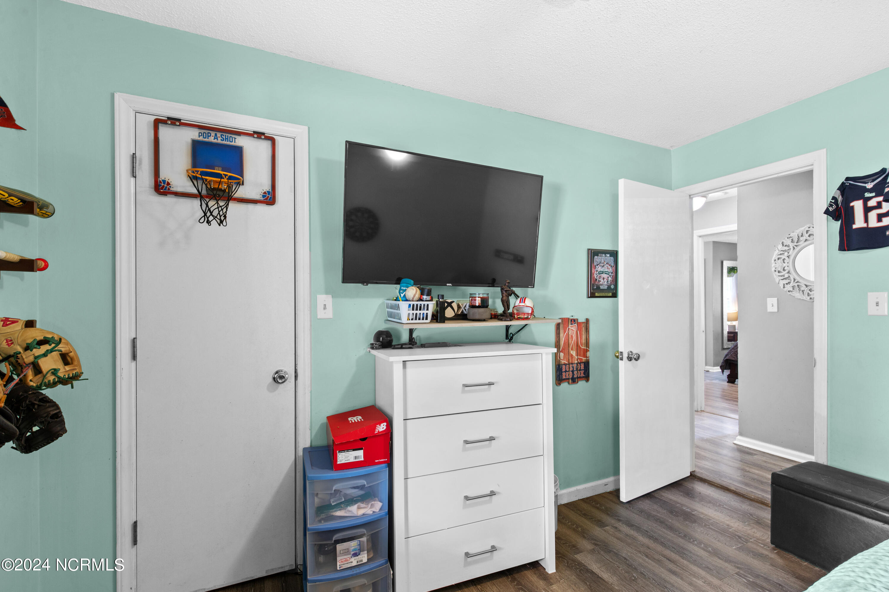 1201 Willow Springs Drive W