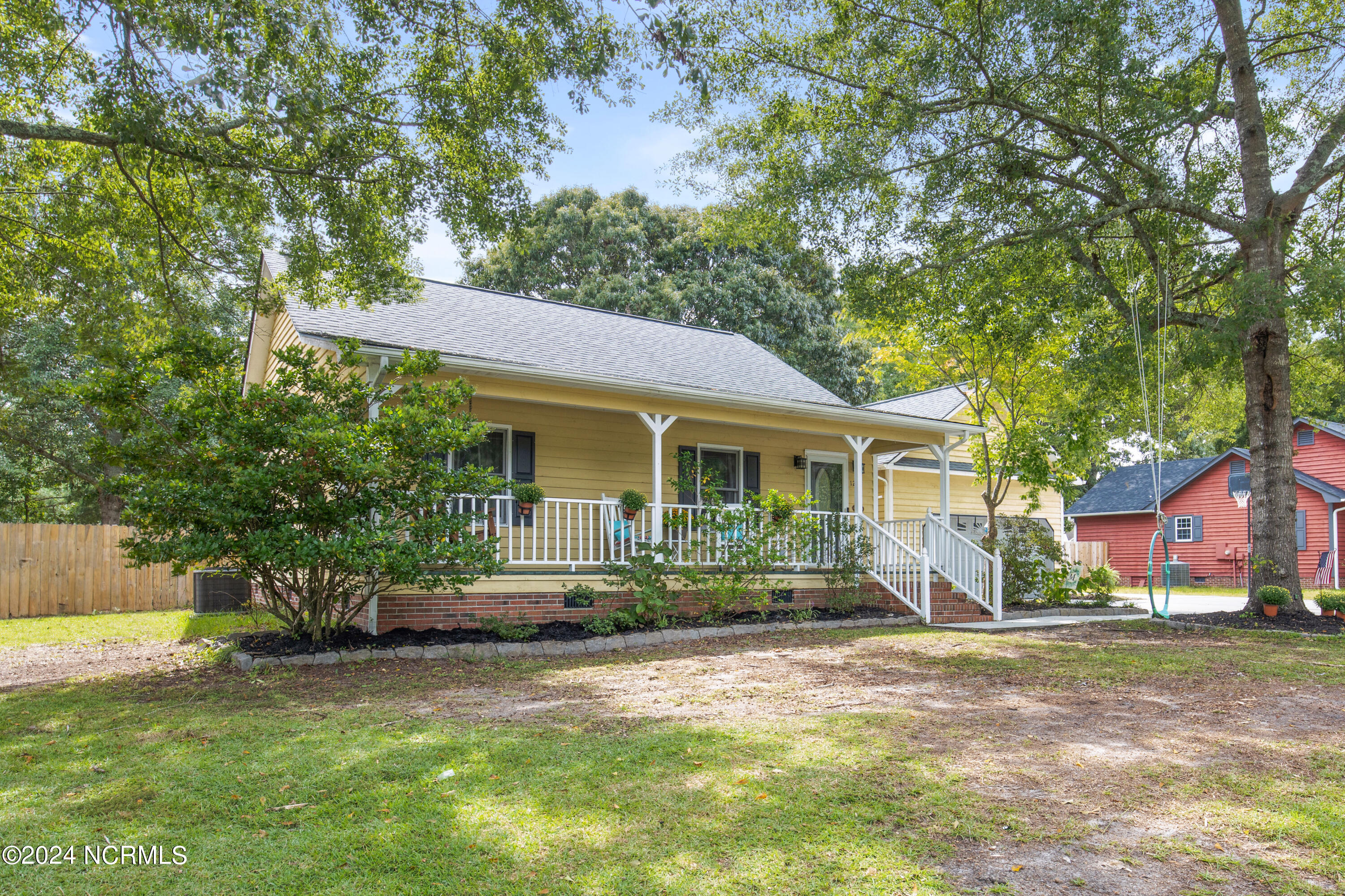 1201 Willow Springs Drive W