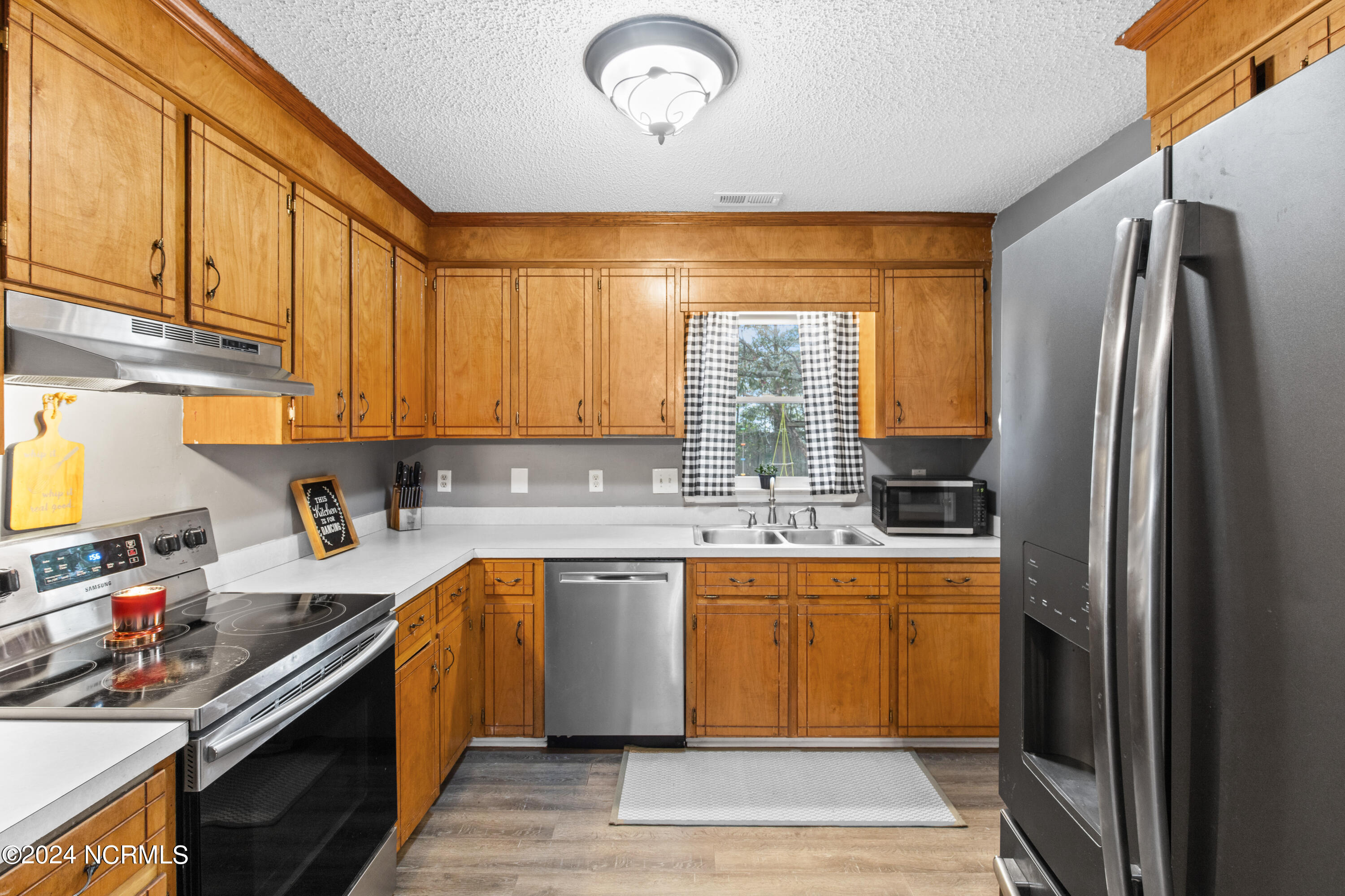 1201 Willow Springs Drive W