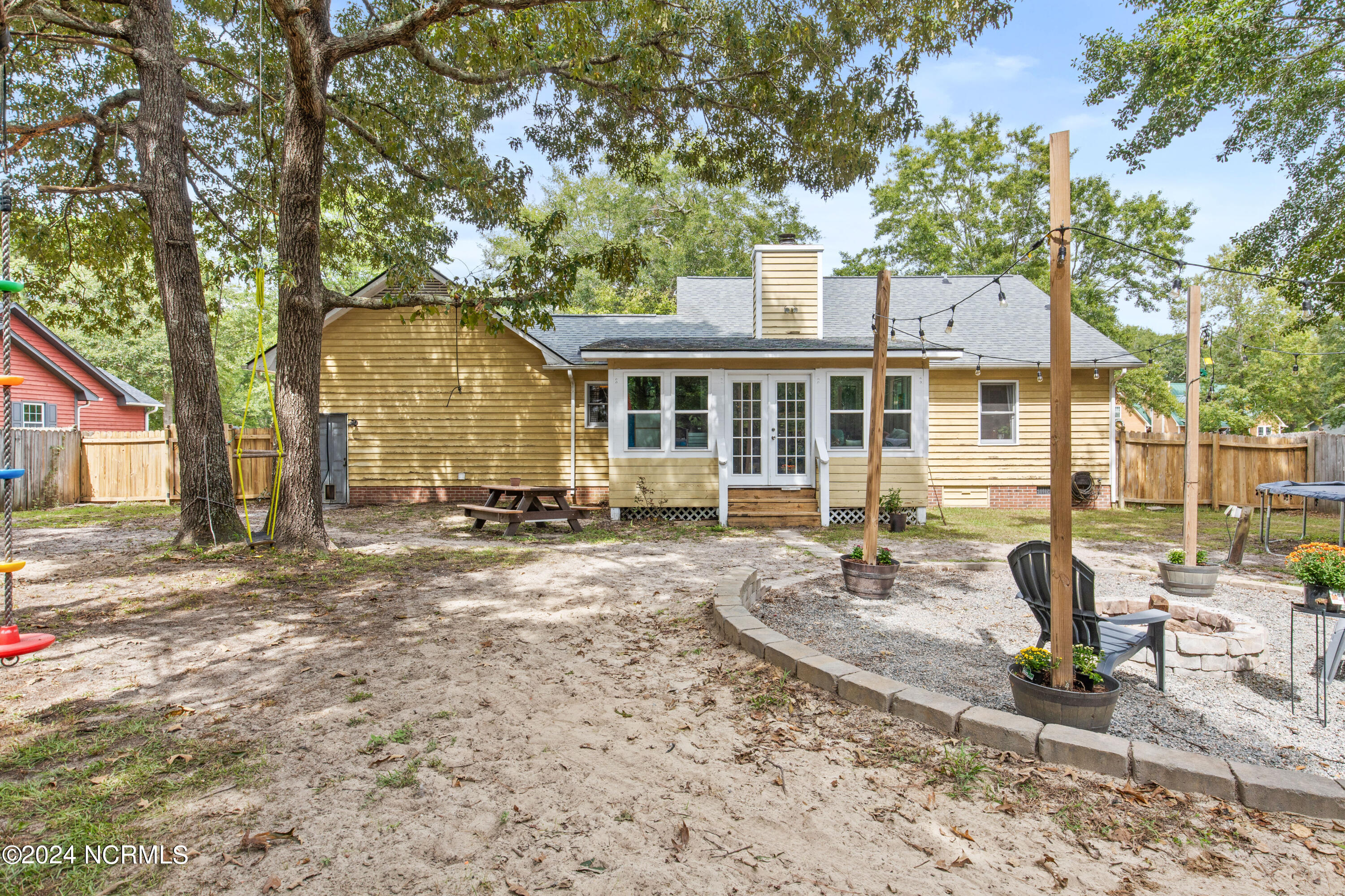 1201 Willow Springs Drive W