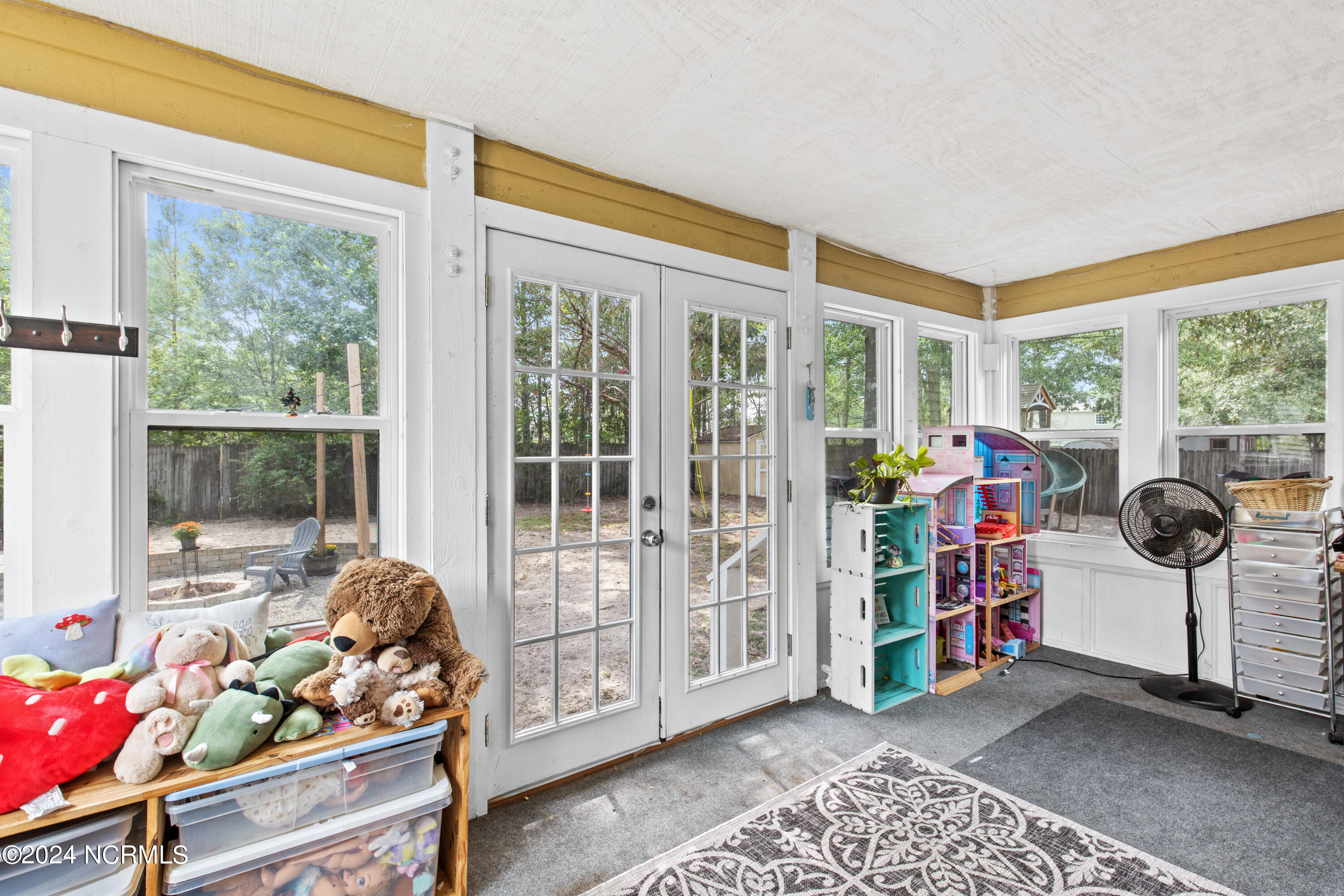 1201 Willow Springs Drive W