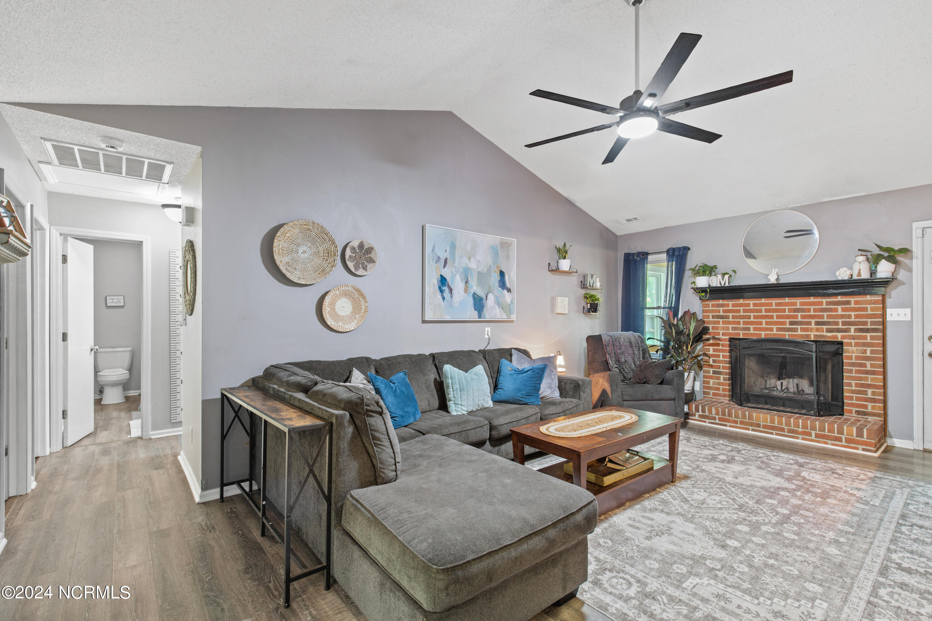 1201 Willow Springs Drive W