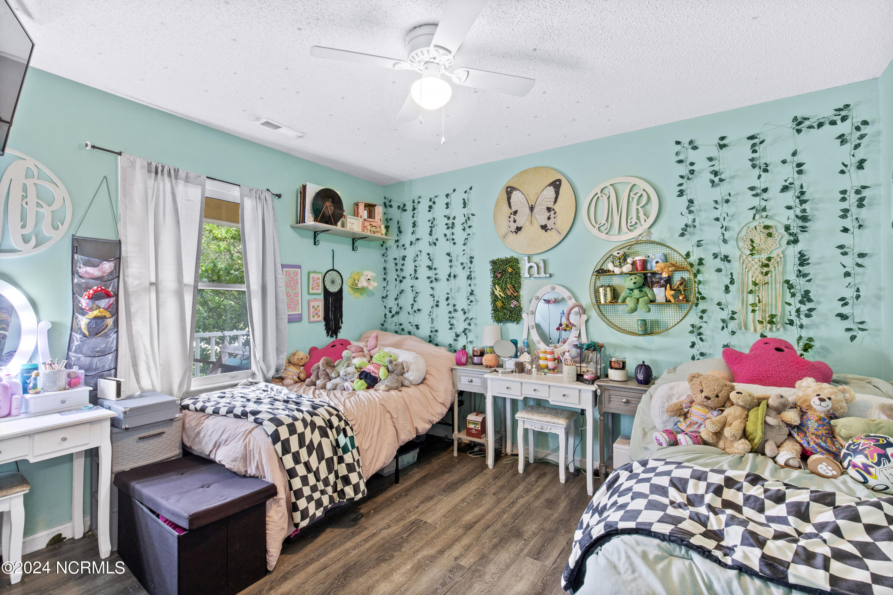 1201 Willow Springs Drive W