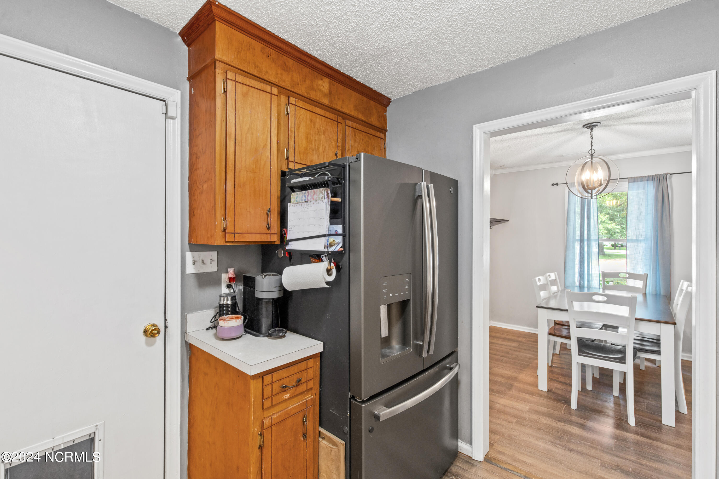 1201 Willow Springs Drive W