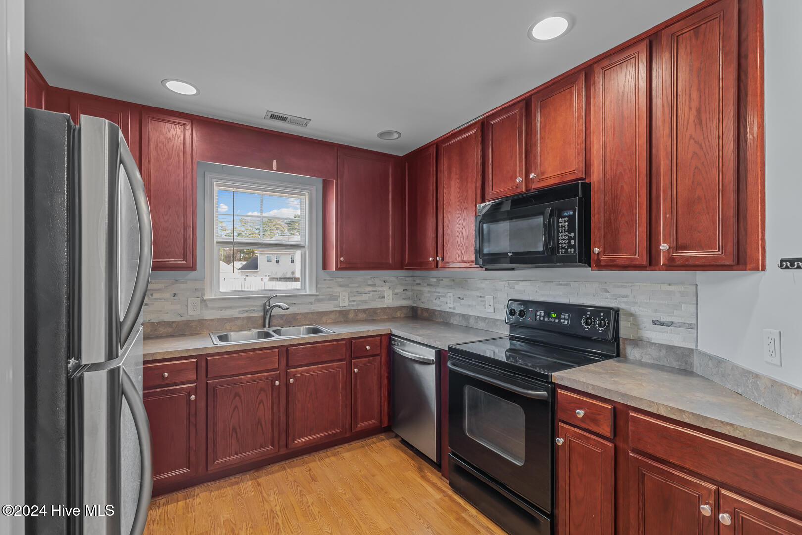 1003 Ponderosa Place