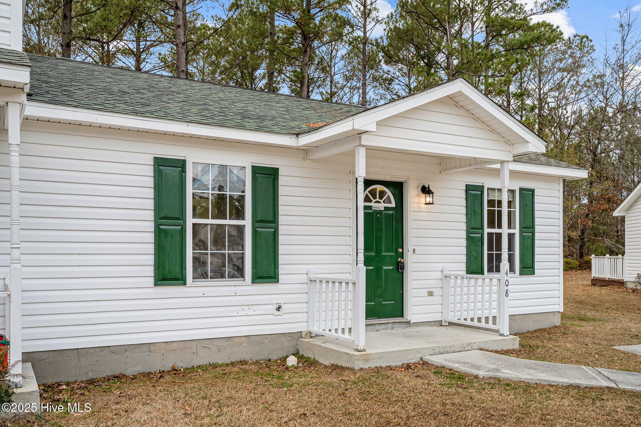 408 Winners Circle N