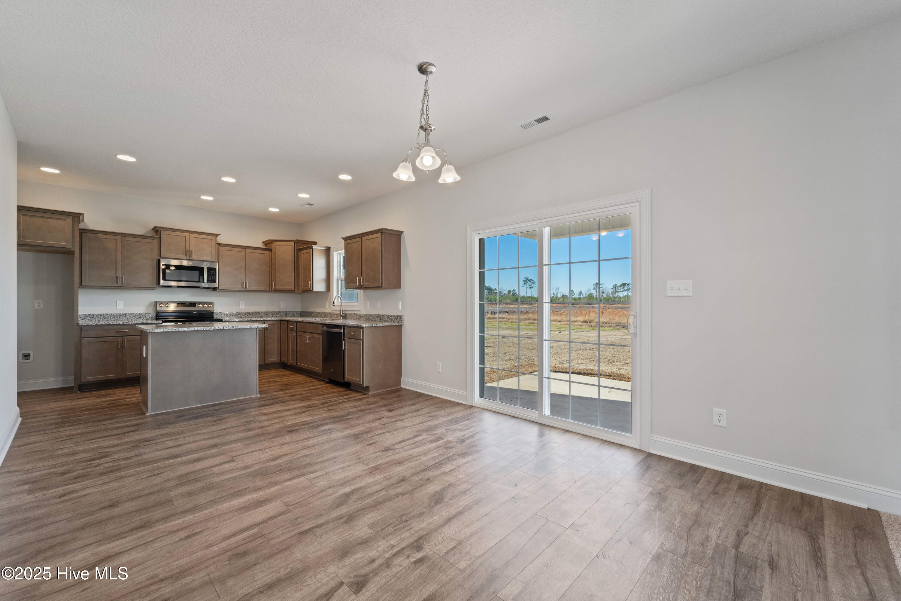 923 Uplands Lane