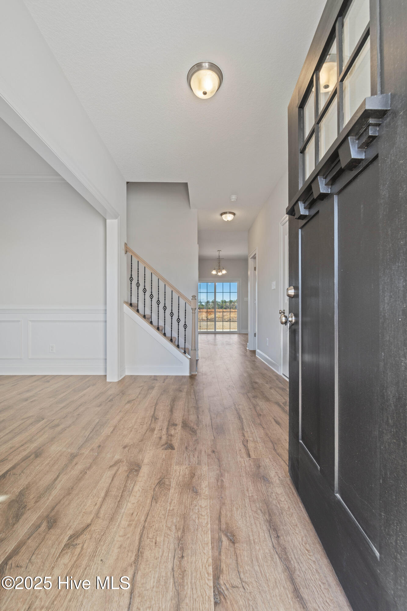 923 Uplands Lane