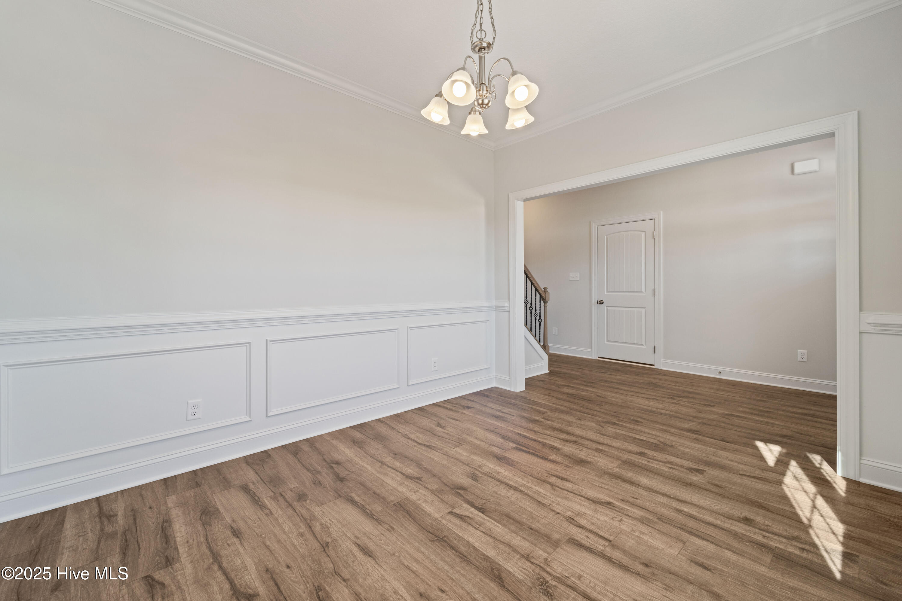 923 Uplands Lane