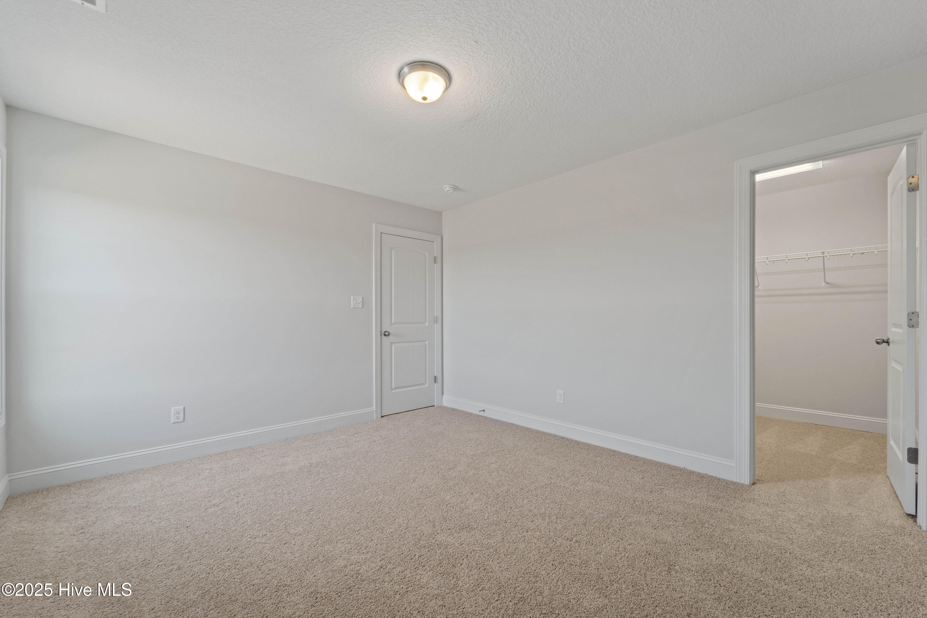 923 Uplands Lane