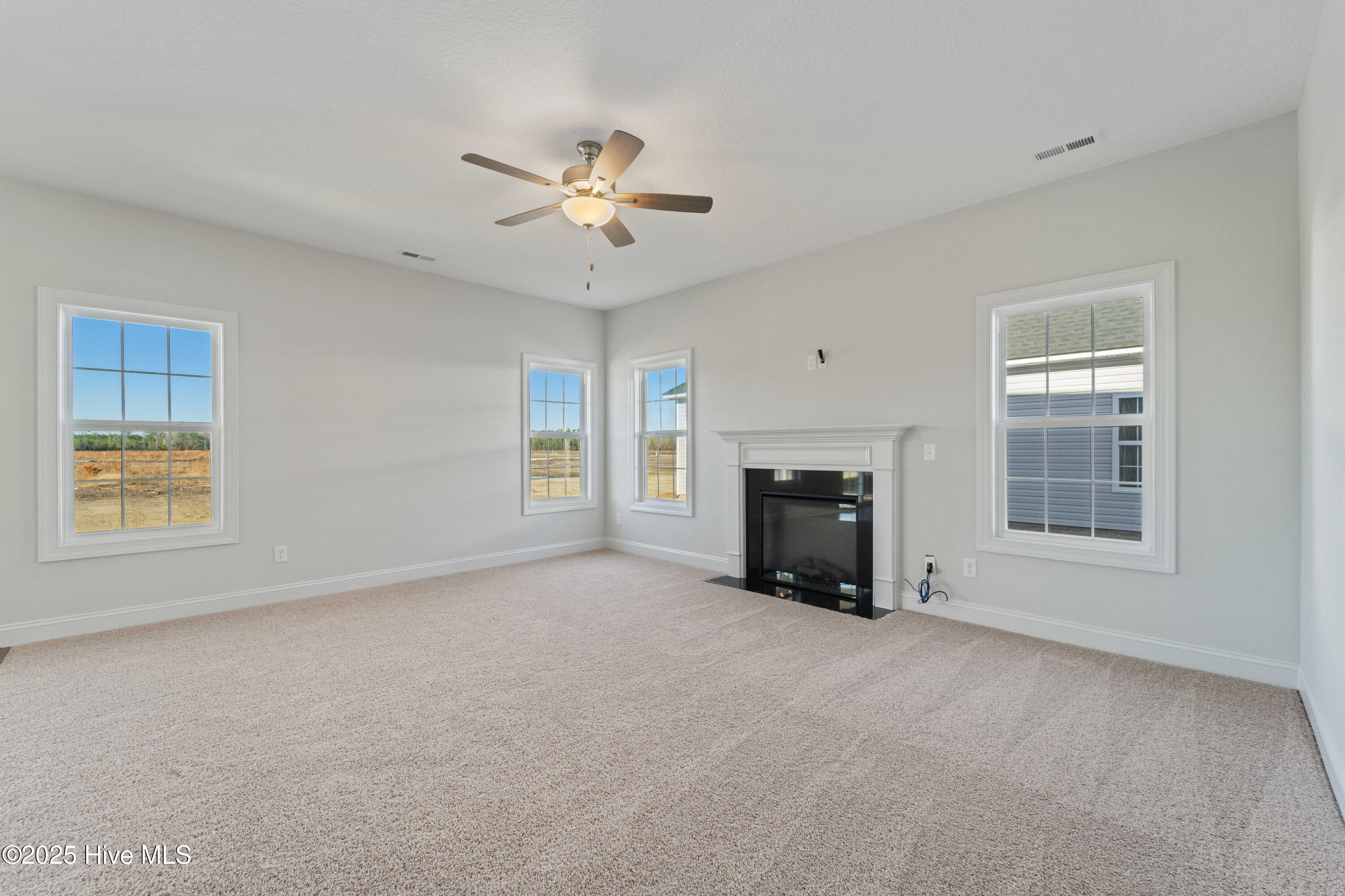 923 Uplands Lane