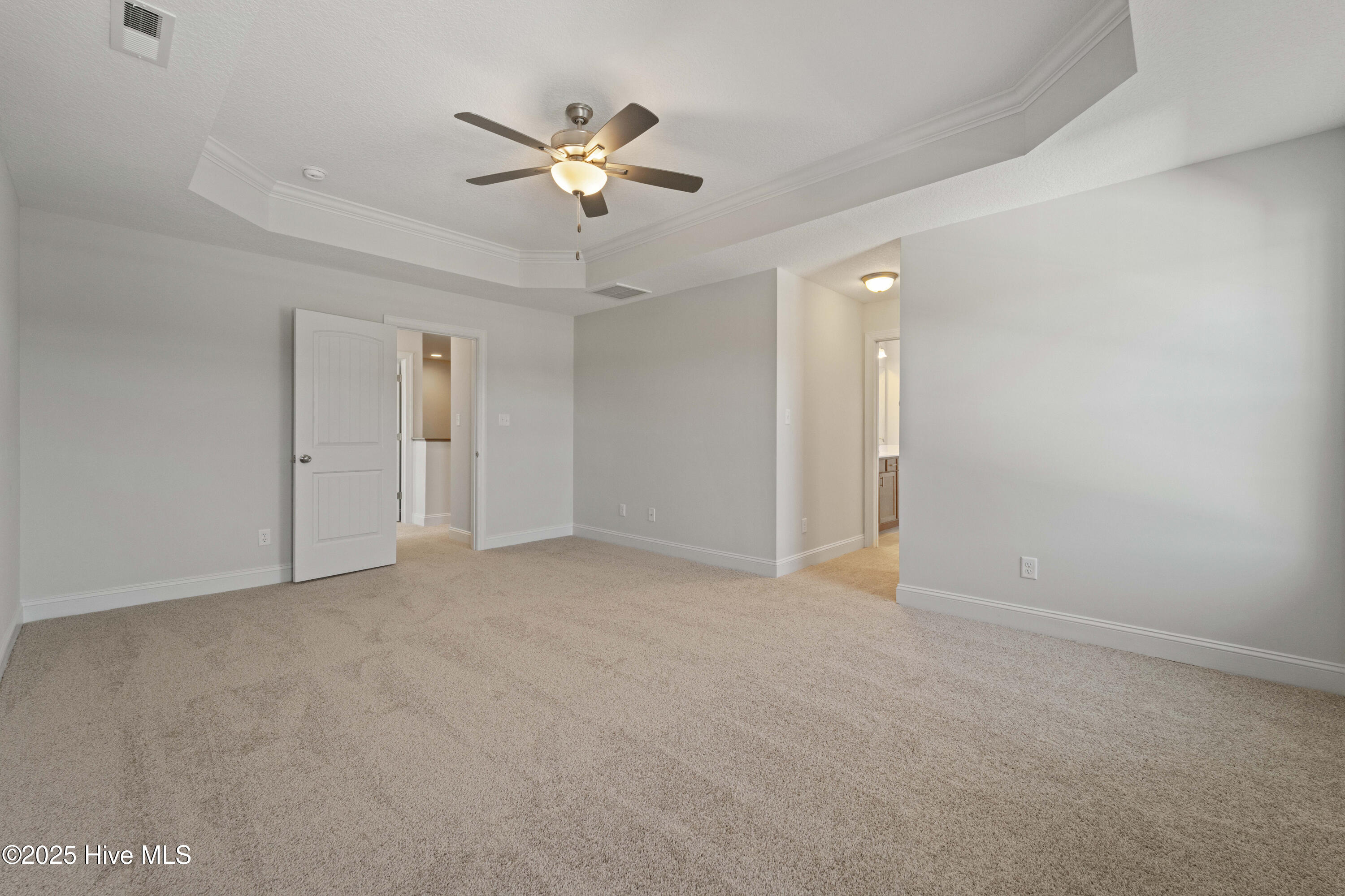 923 Uplands Lane