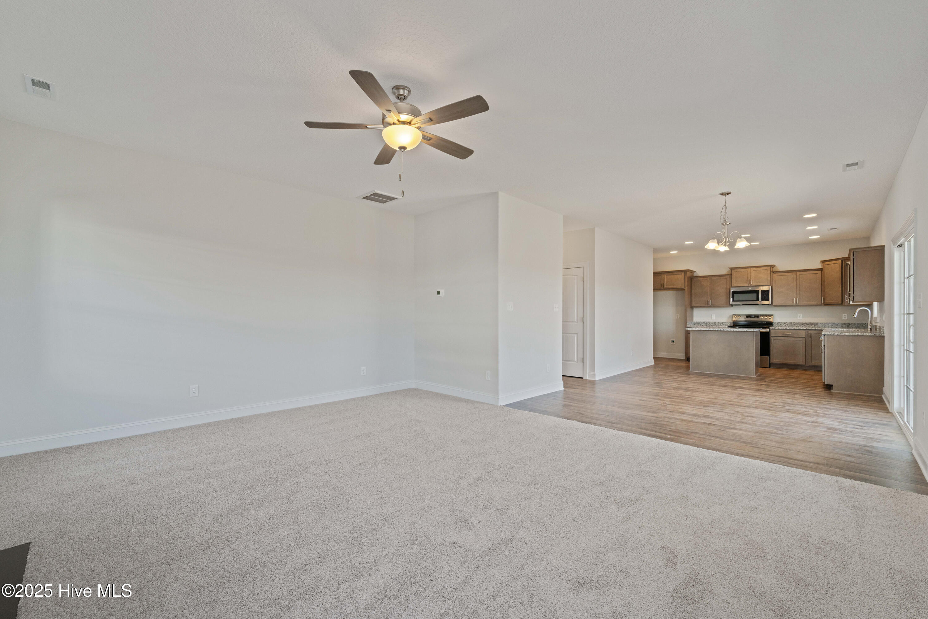 923 Uplands Lane