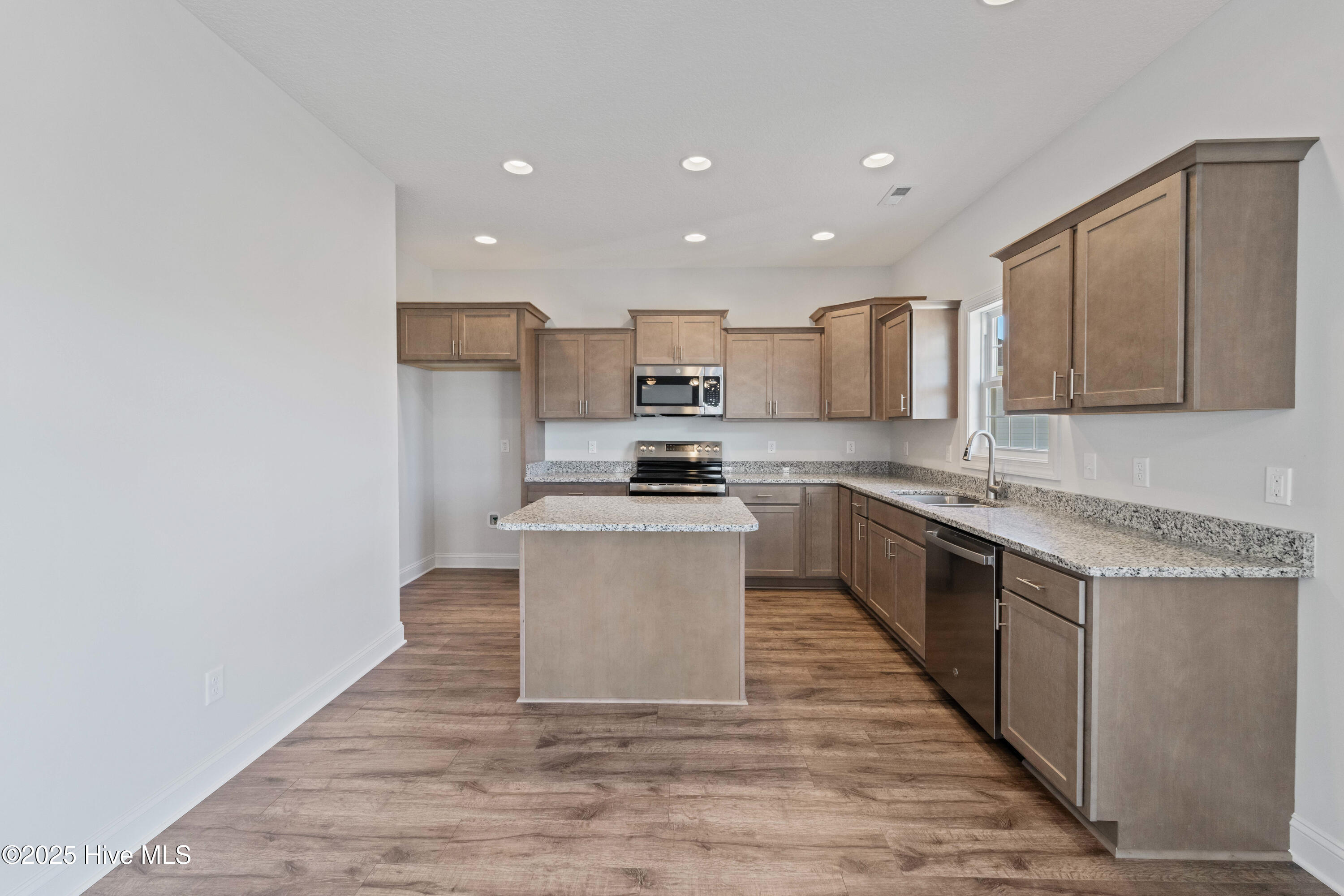 923 Uplands Lane