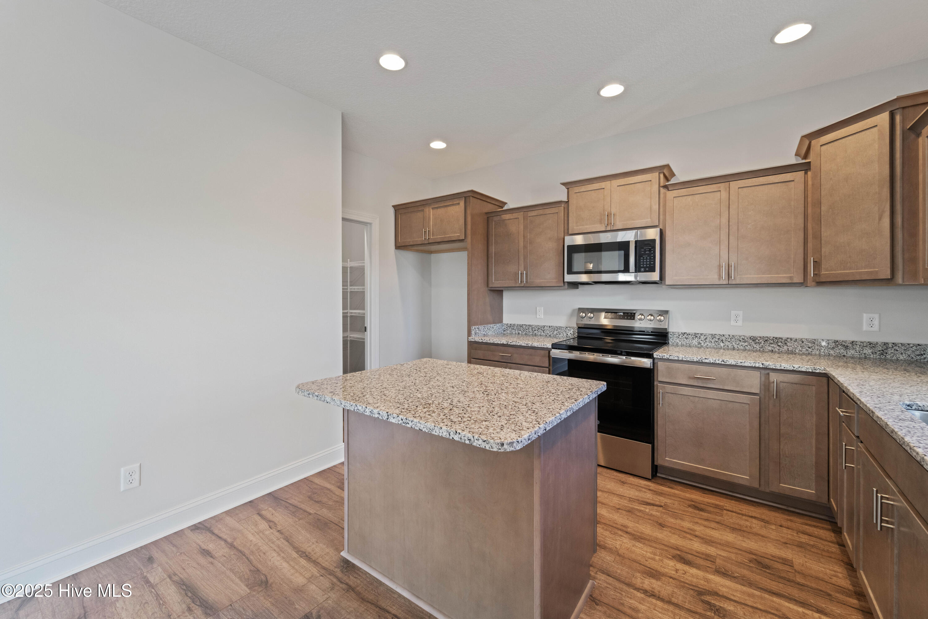 923 Uplands Lane