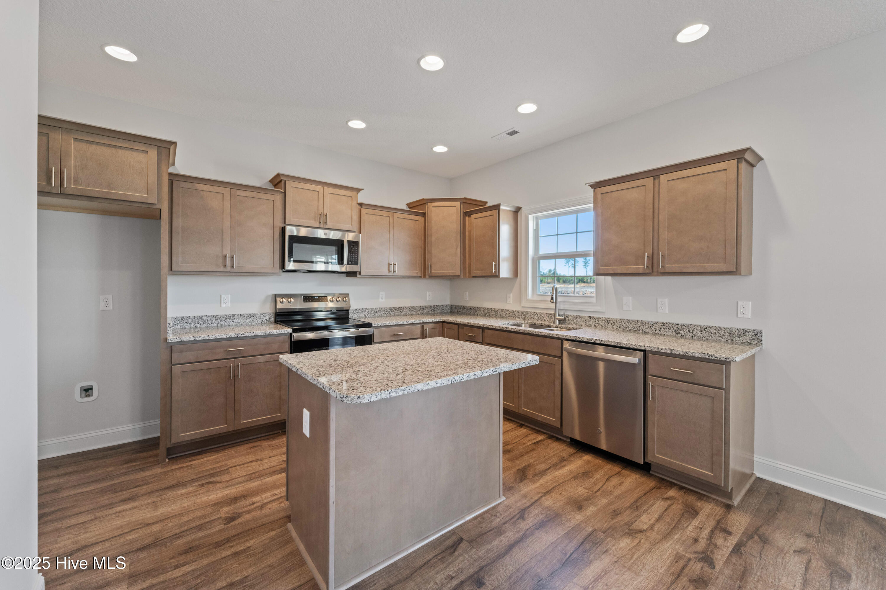 923 Uplands Lane