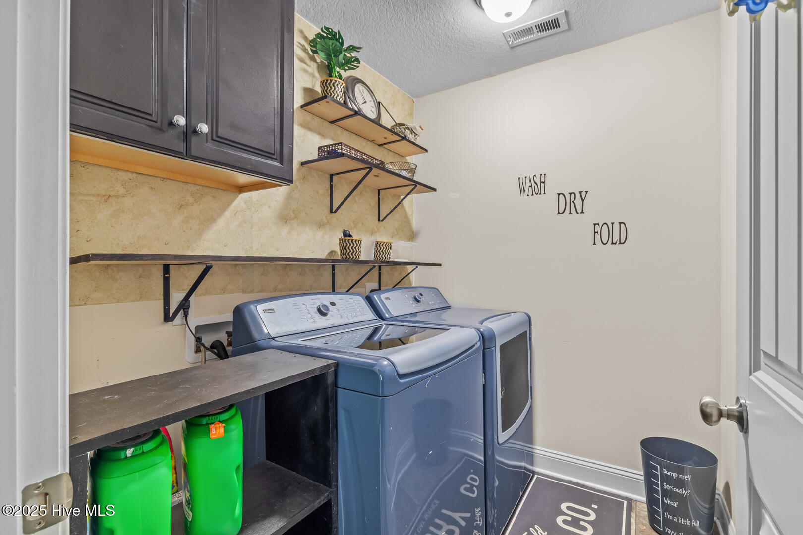 500 Black Pearl Circle