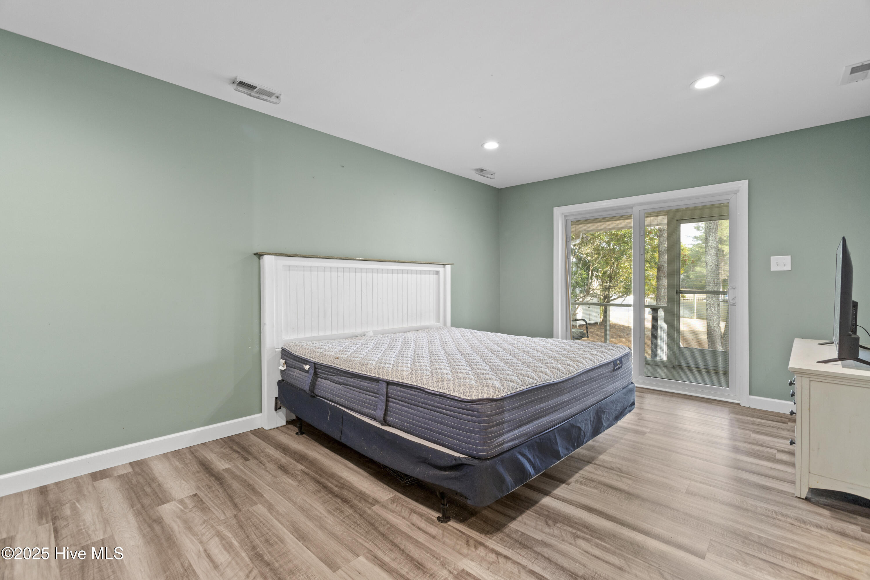 5724 Gondolier Drive