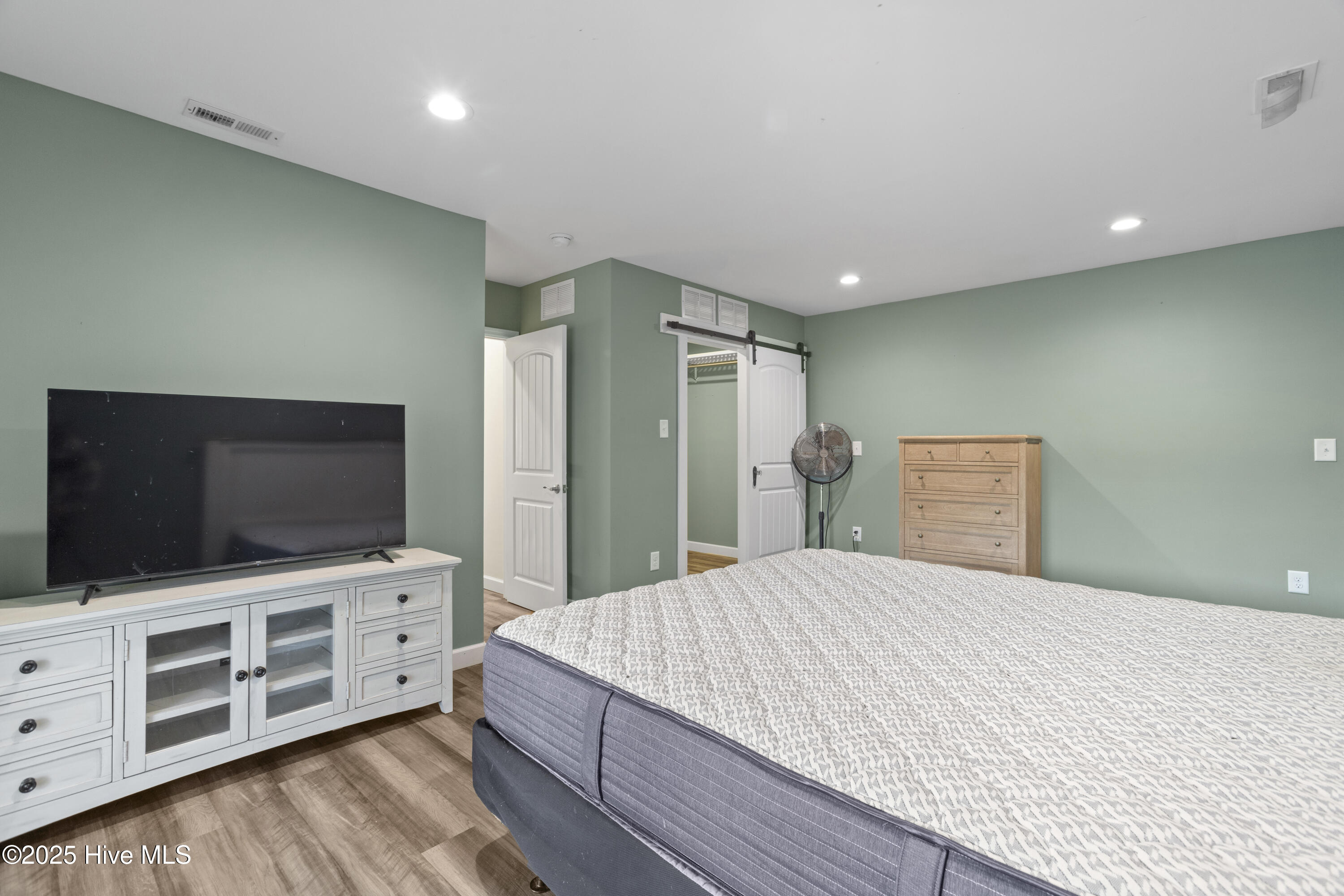 5724 Gondolier Drive