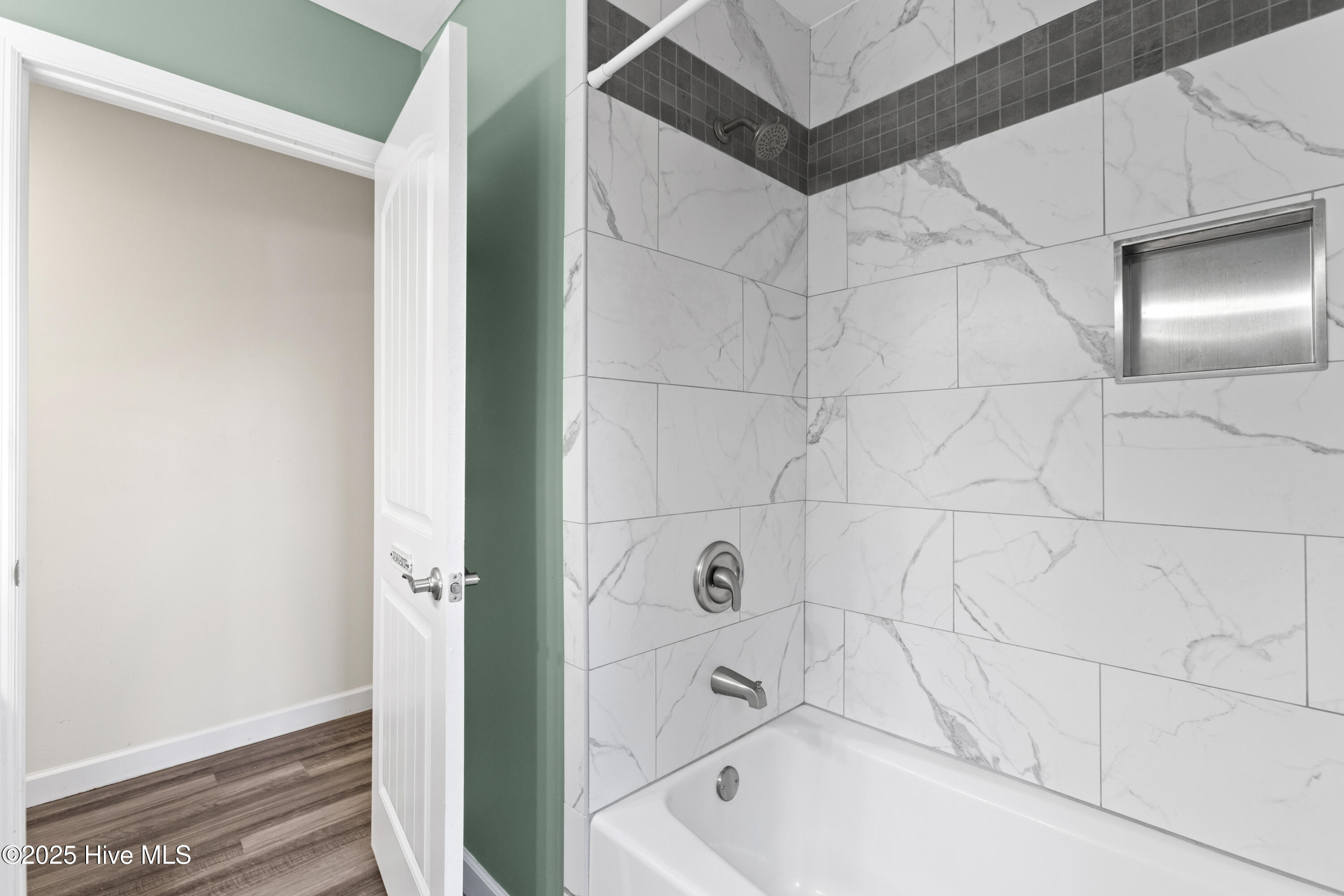 5724 Gondolier Drive