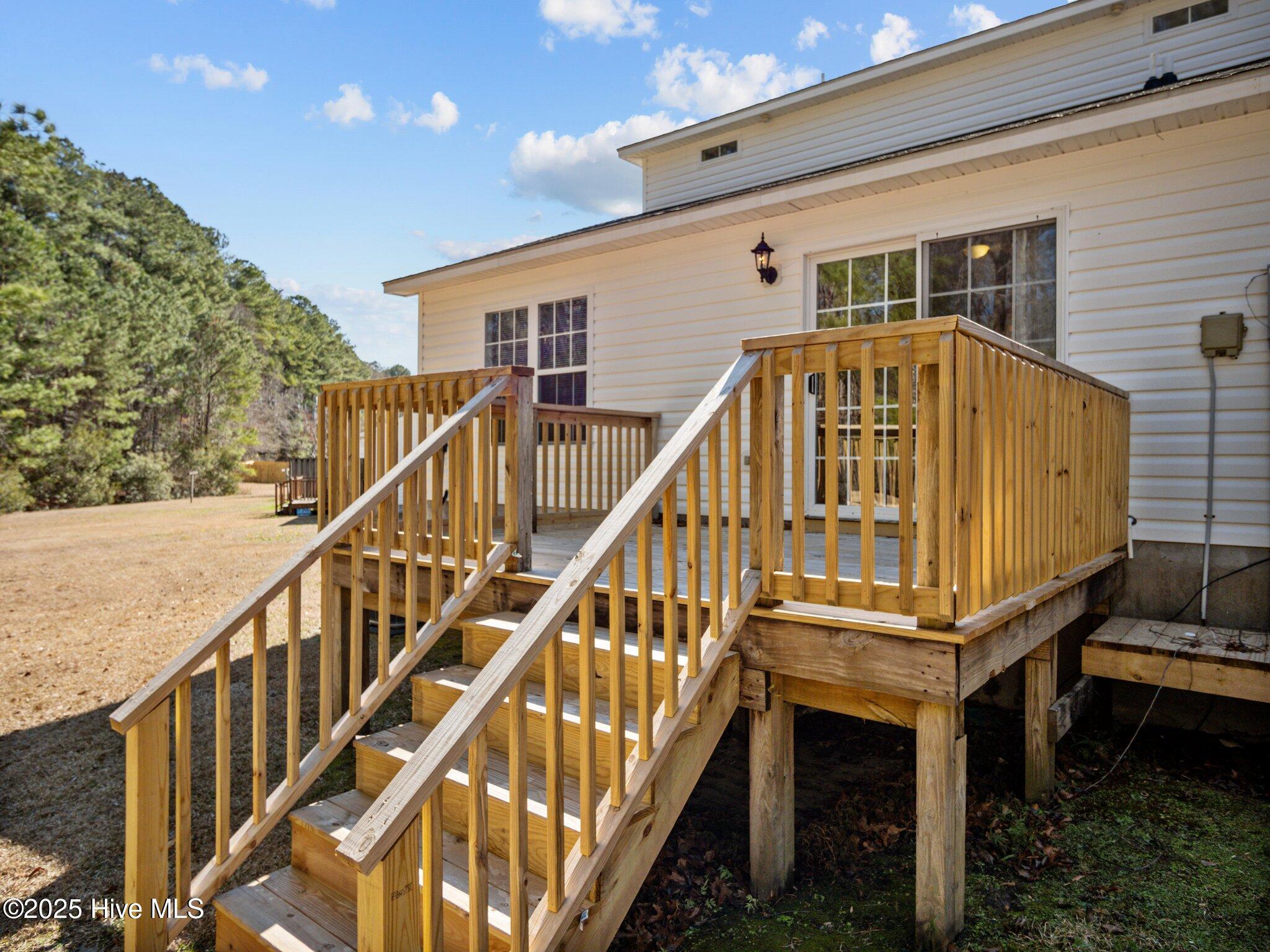 348 Winners Circle N