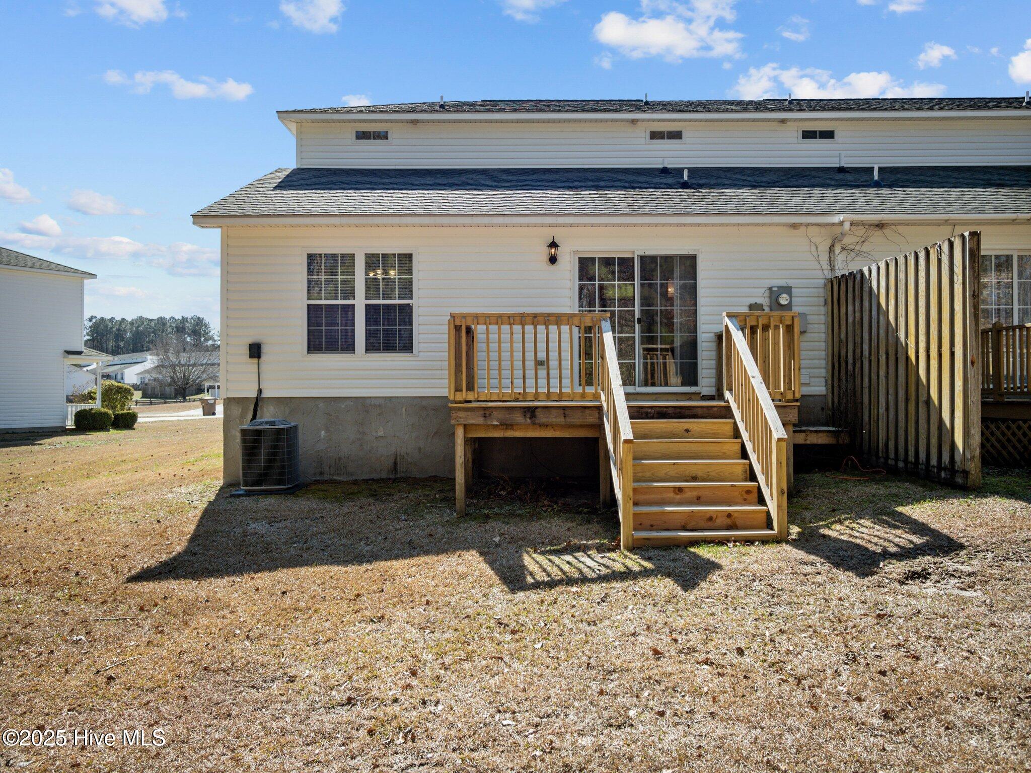 348 Winners Circle N