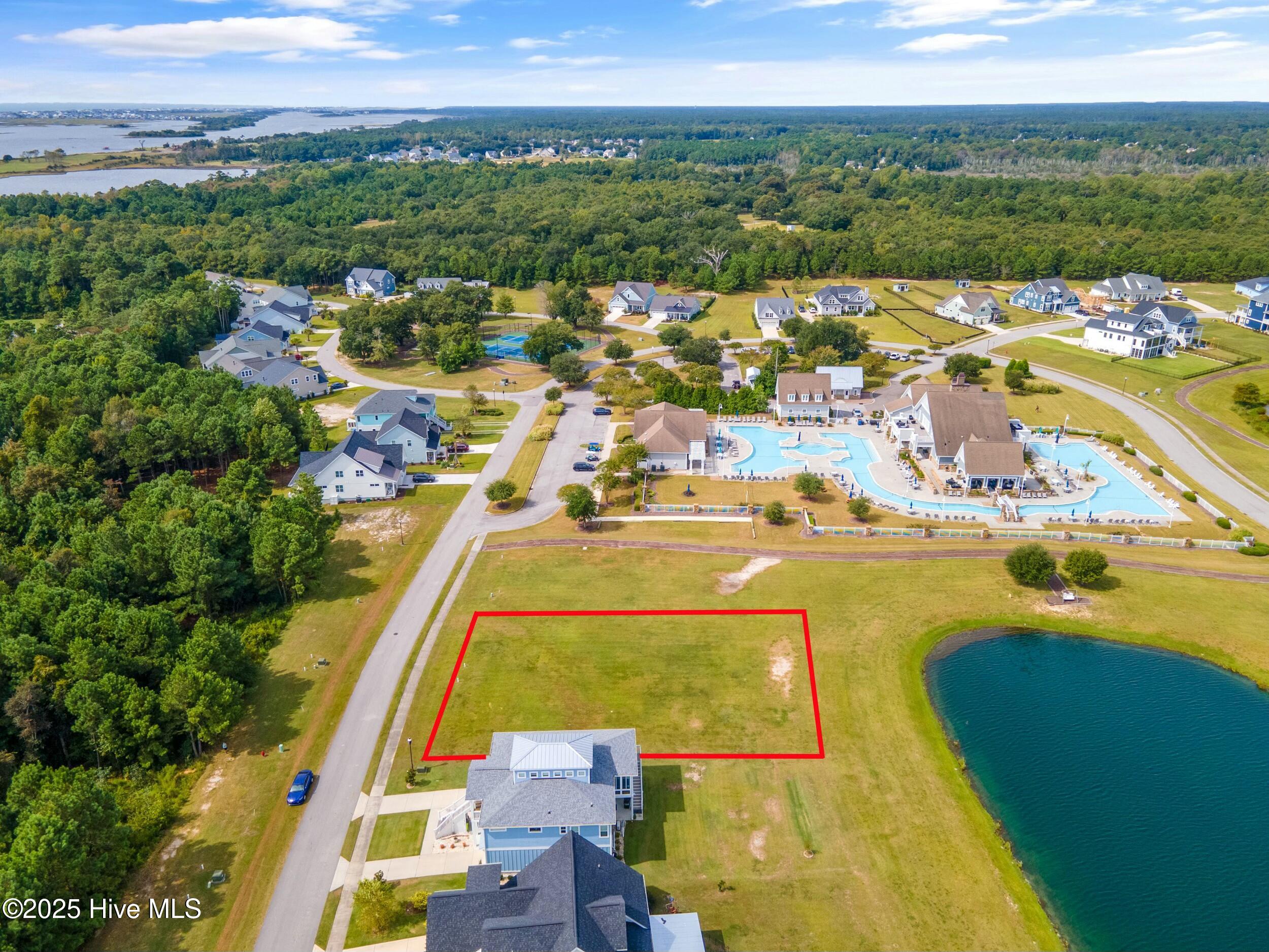 325 810R Spicer Lake Drive