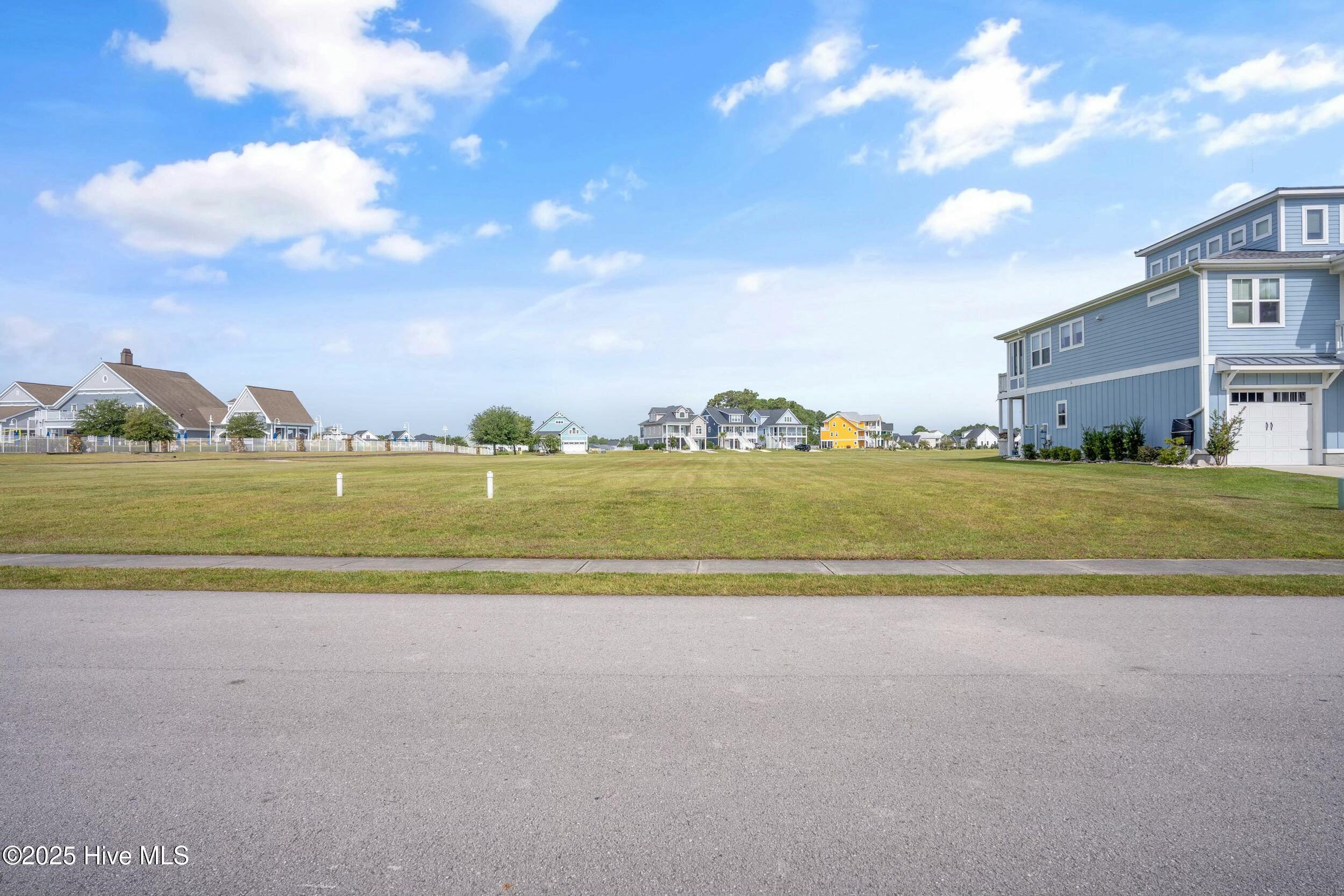 325 810R Spicer Lake Drive