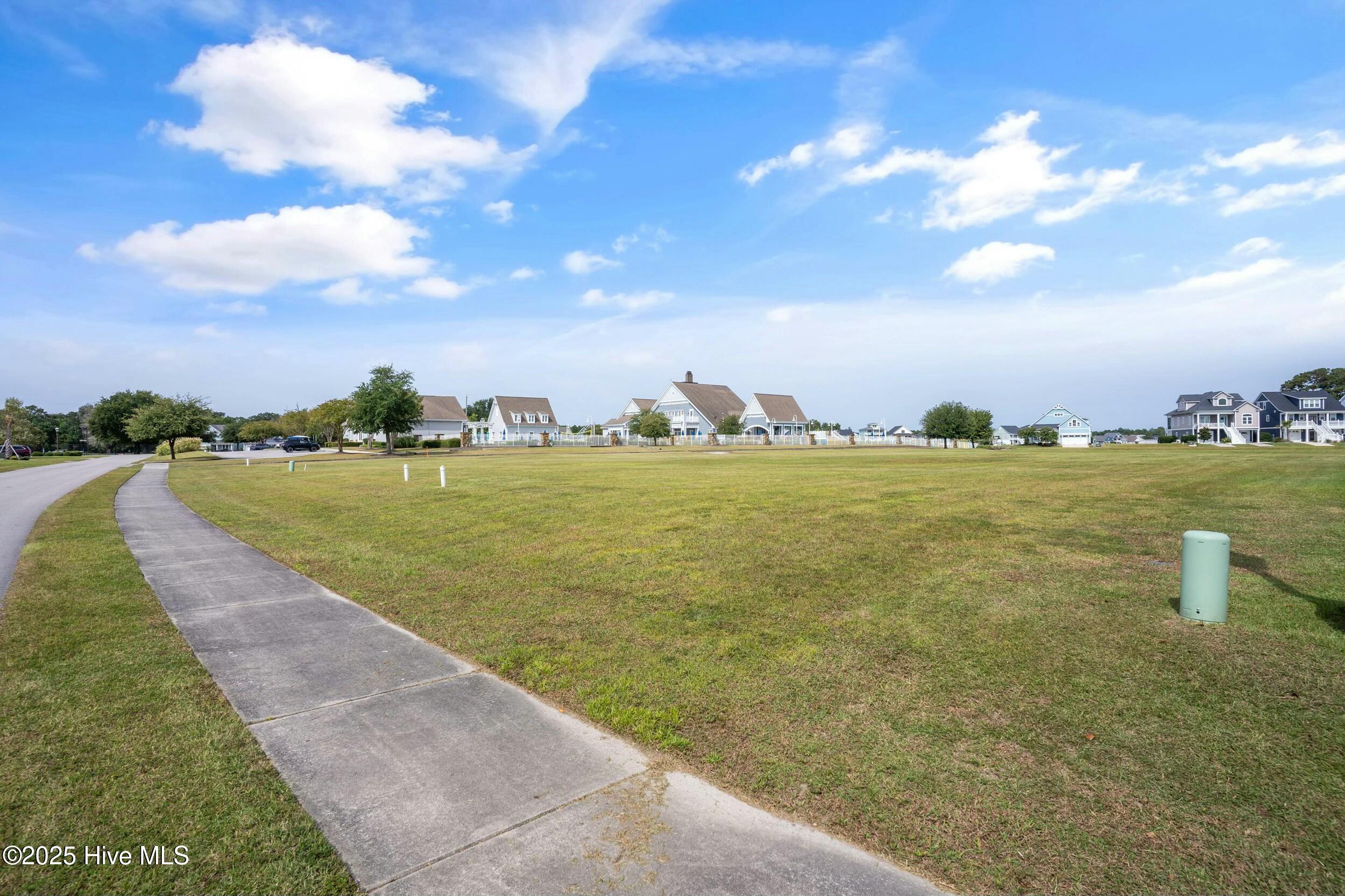 325 810R Spicer Lake Drive