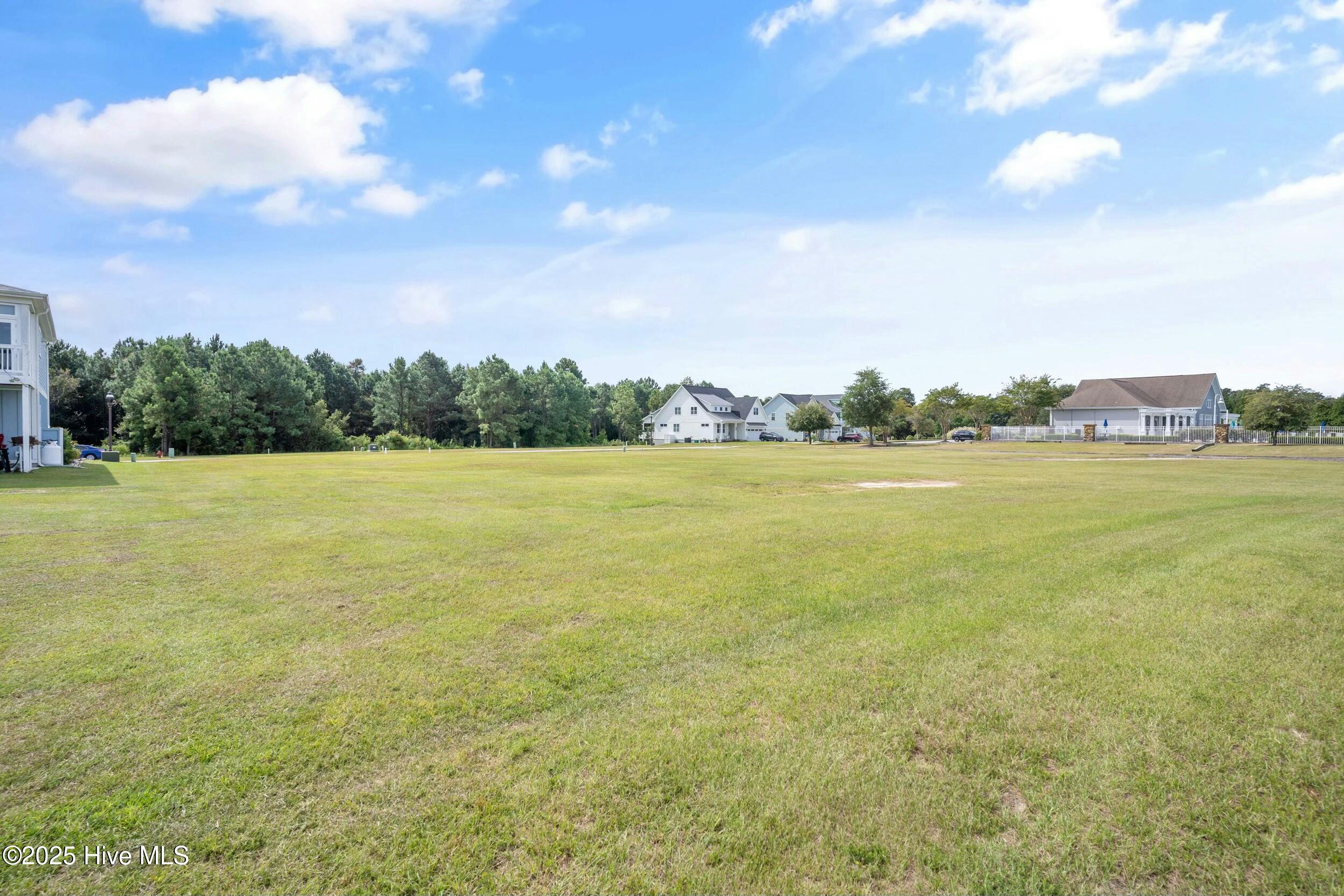 325 810R Spicer Lake Drive