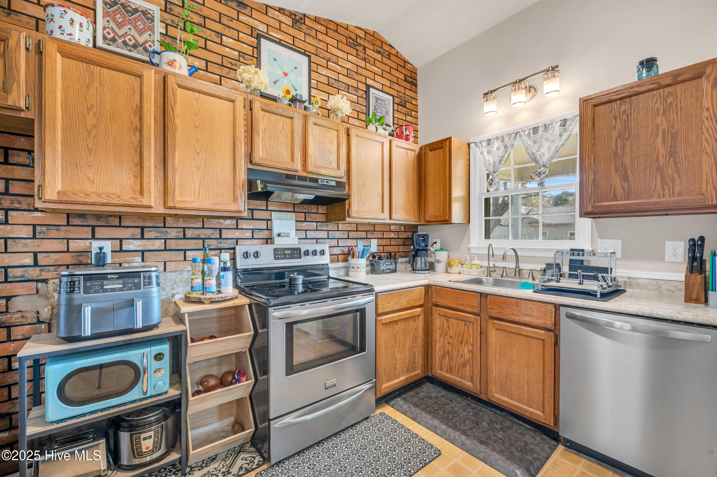 2455 Saddleridge Drive