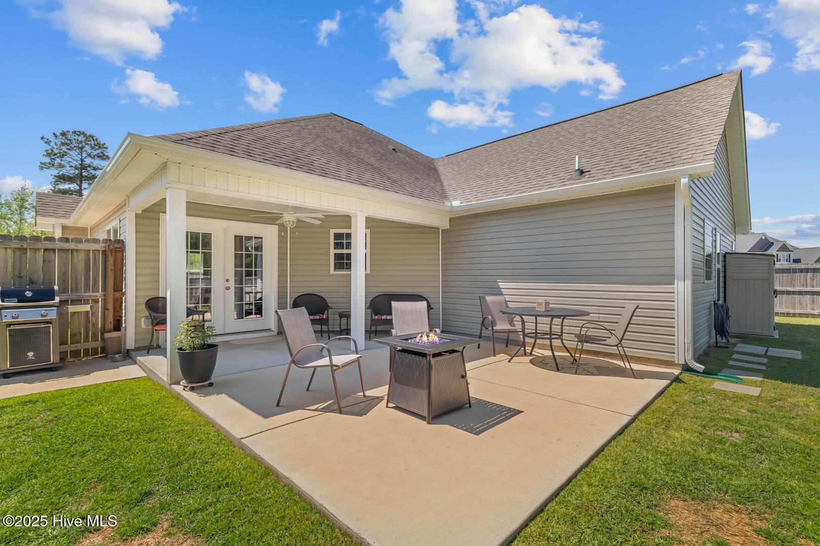 122 S South Sea Street