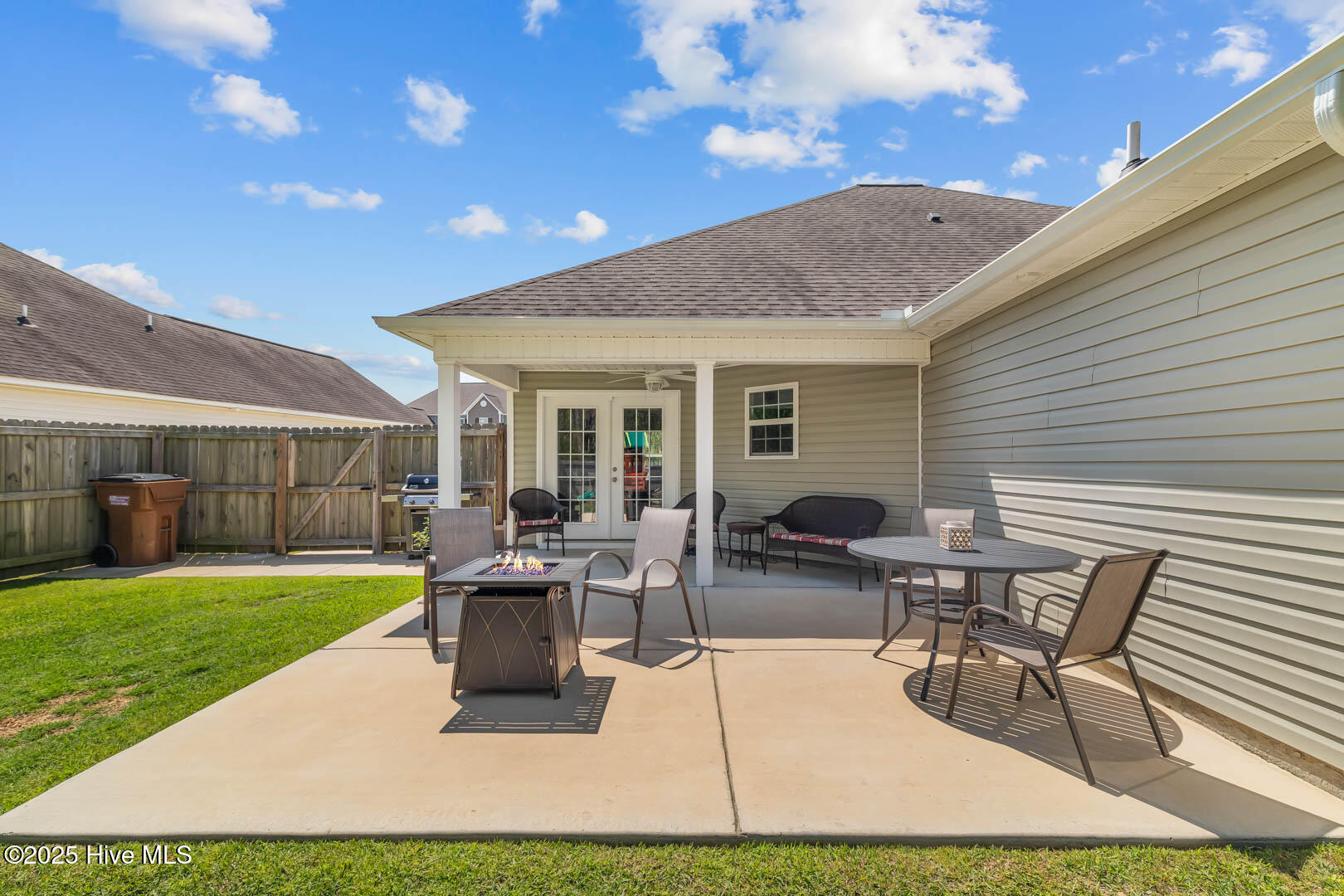 122 S South Sea Street