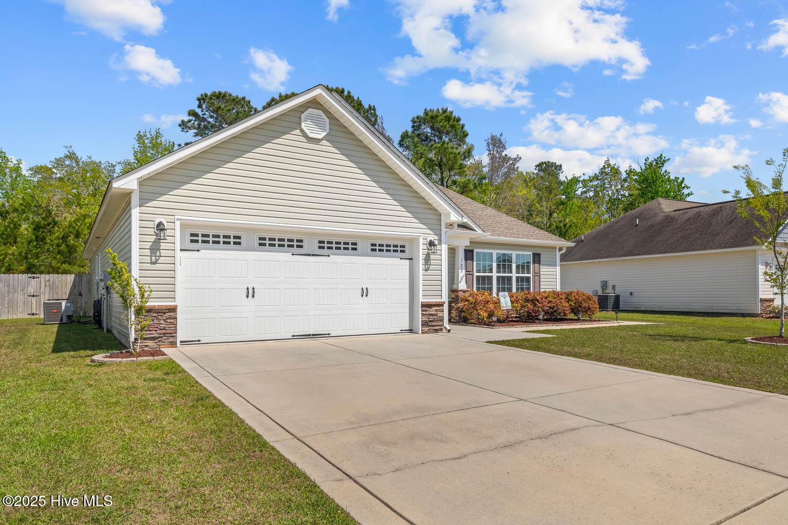 122 S South Sea Street