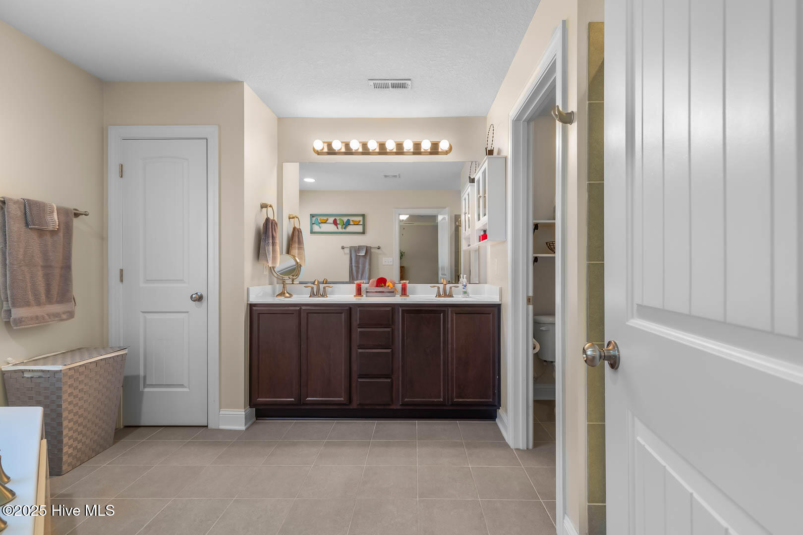 122 S South Sea Street