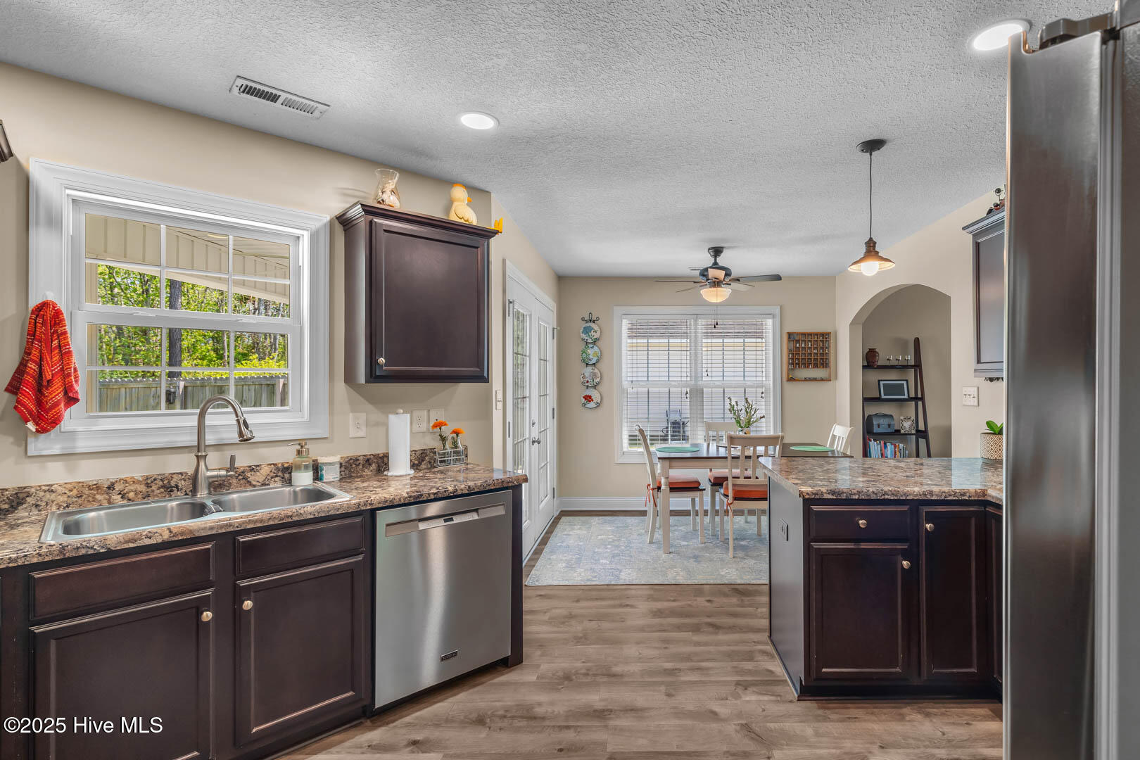 122 S South Sea Street