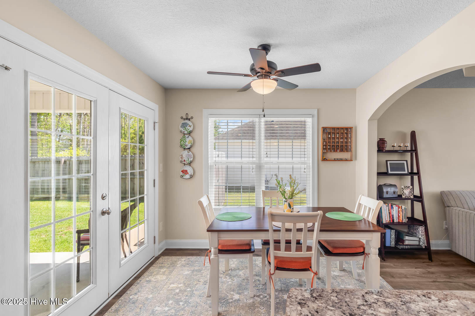 122 S South Sea Street