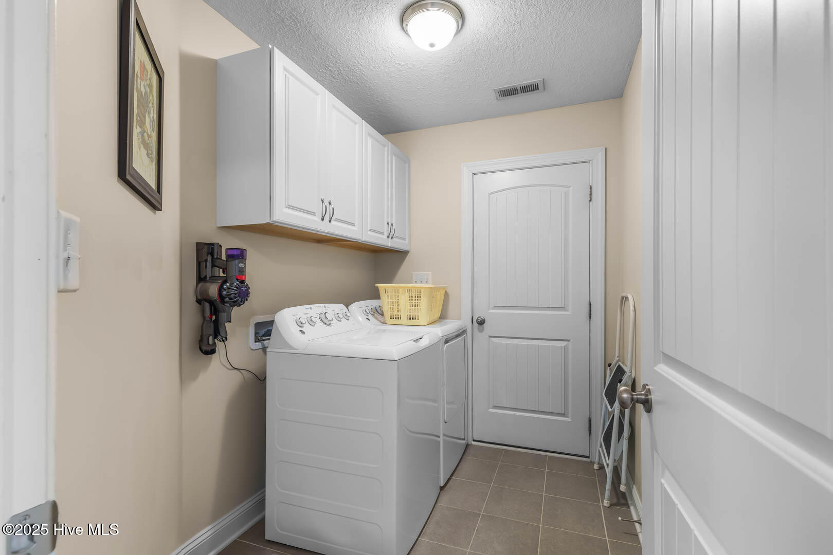 122 S South Sea Street