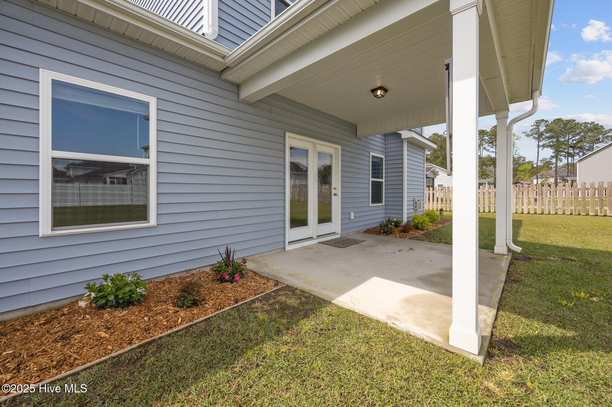 260 E Red Head Circle