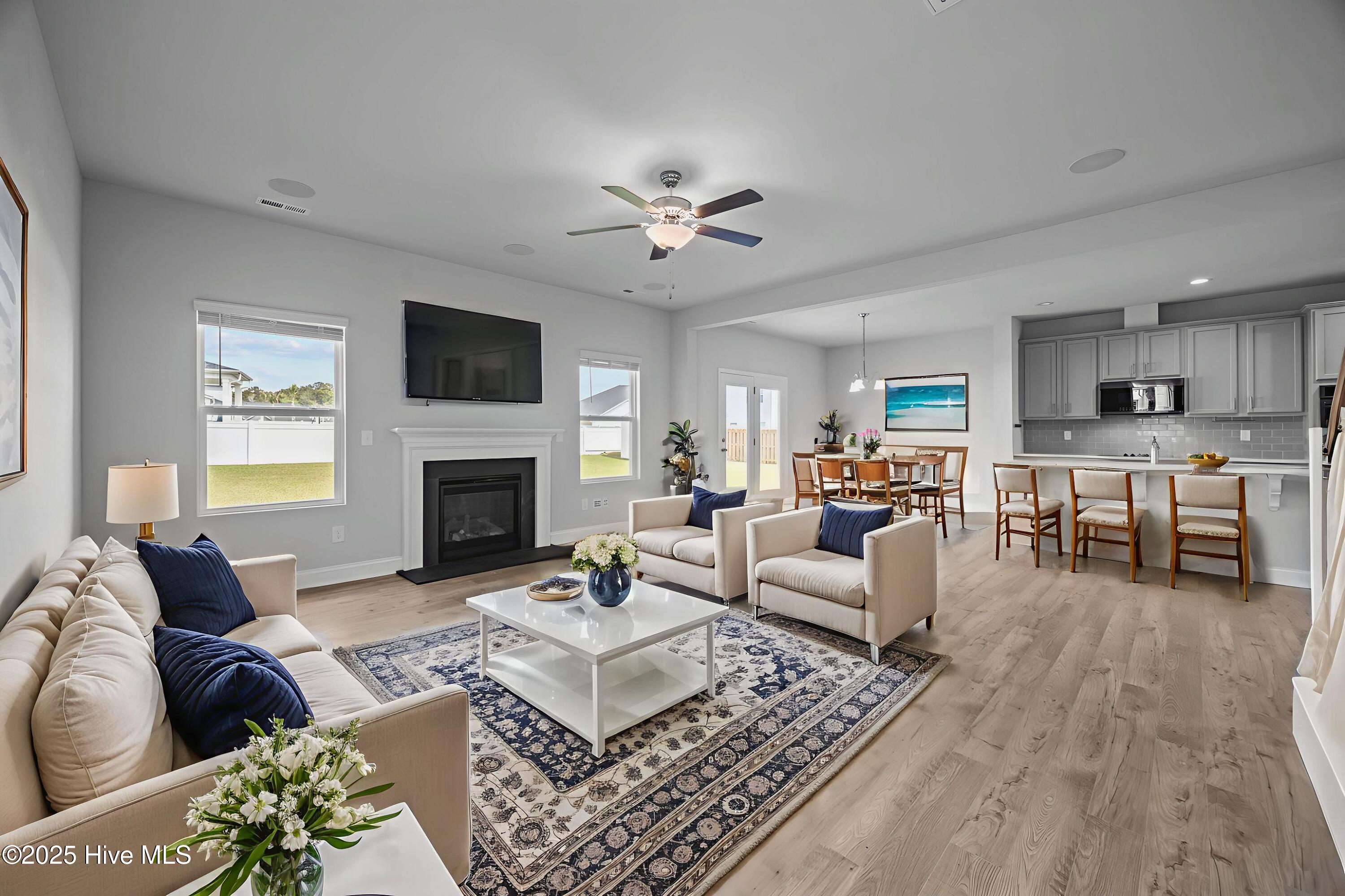 260 E Red Head Circle