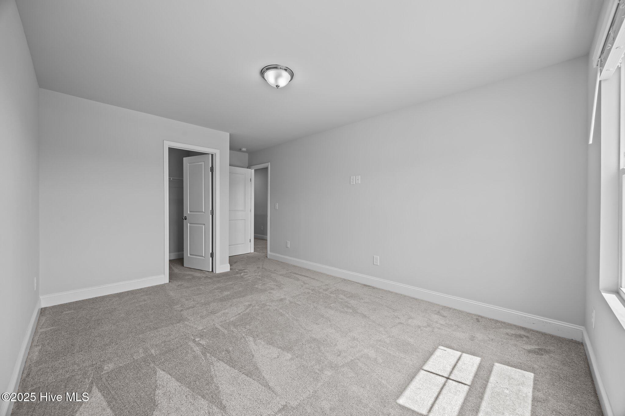 260 E Red Head Circle