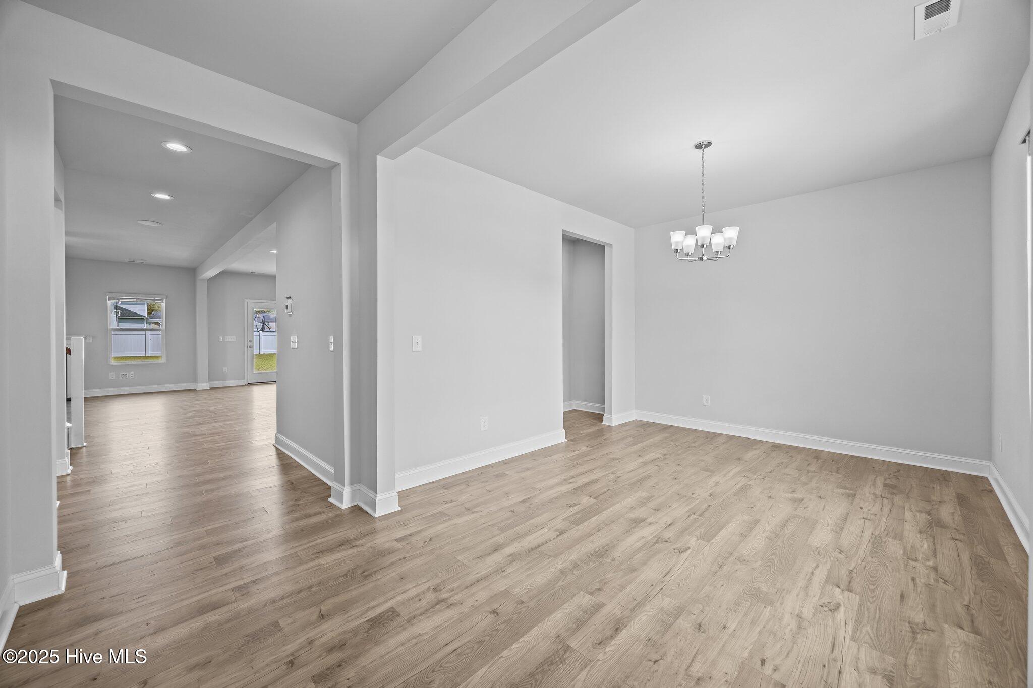 260 E Red Head Circle