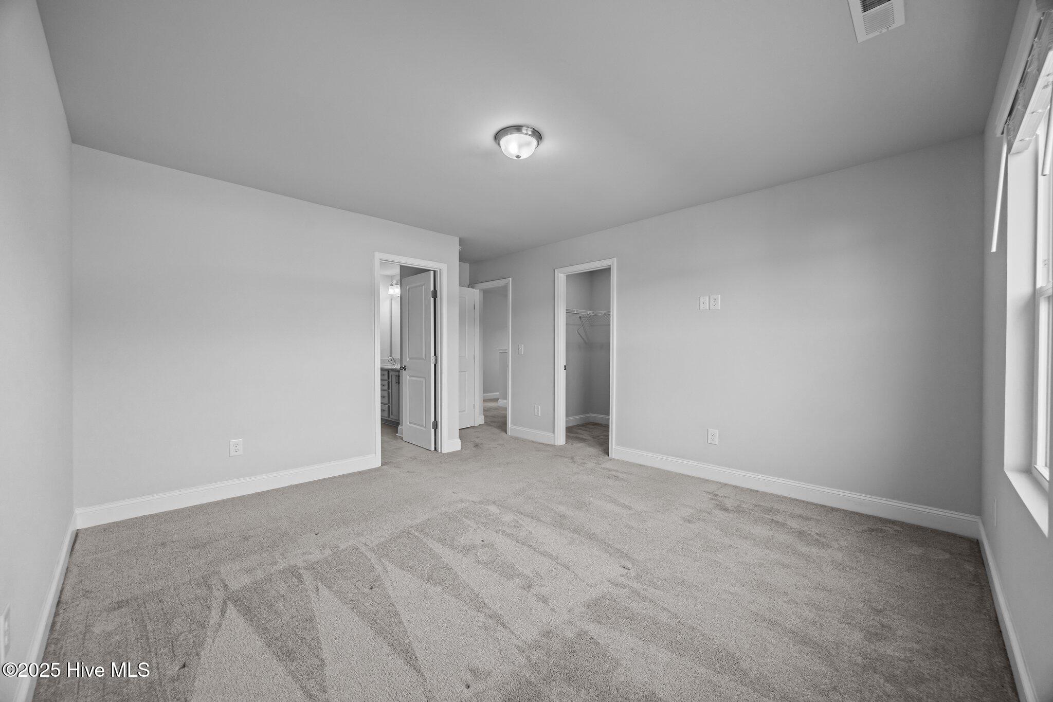 260 E Red Head Circle