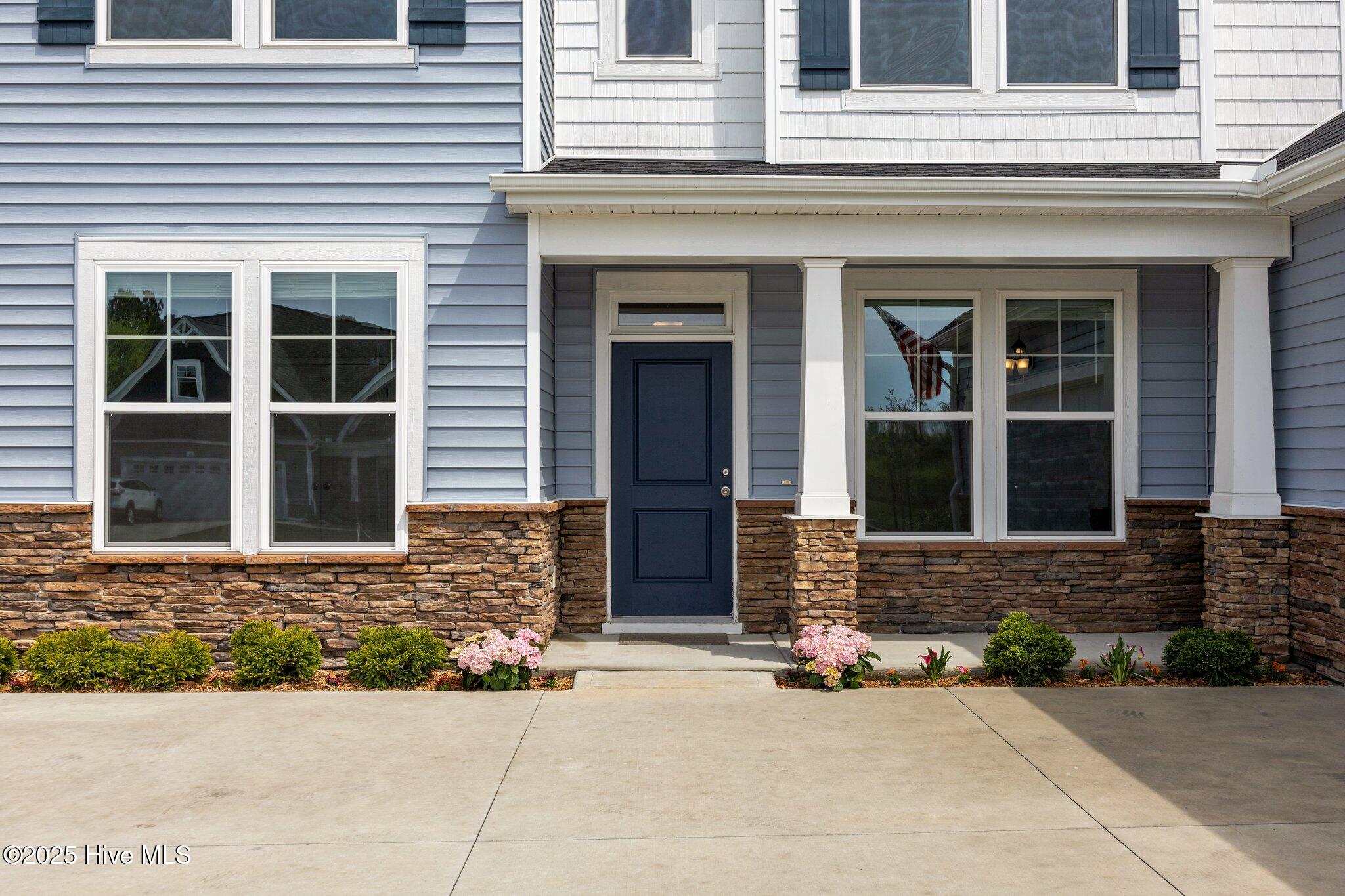 260 E Red Head Circle