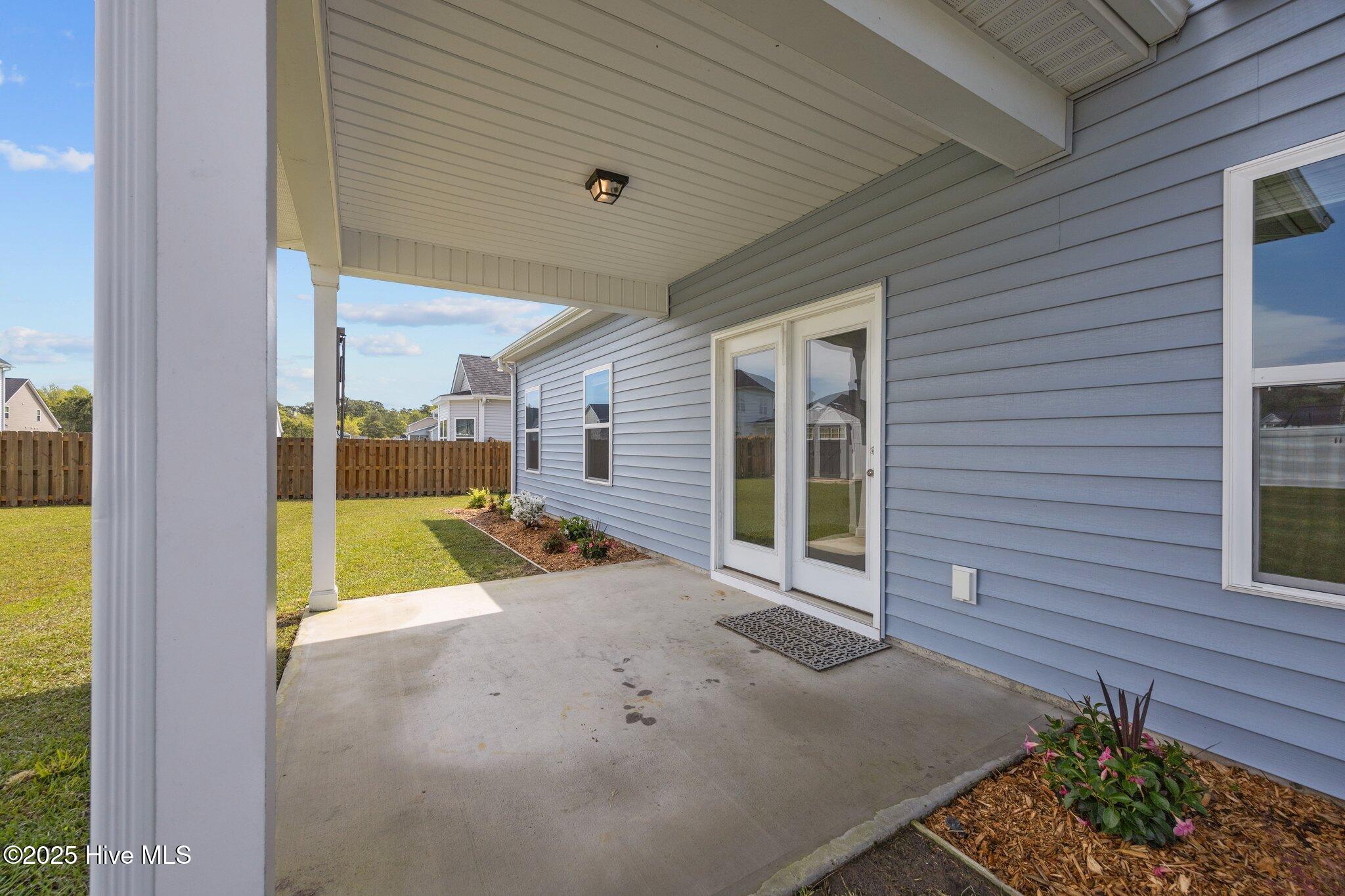 260 E Red Head Circle