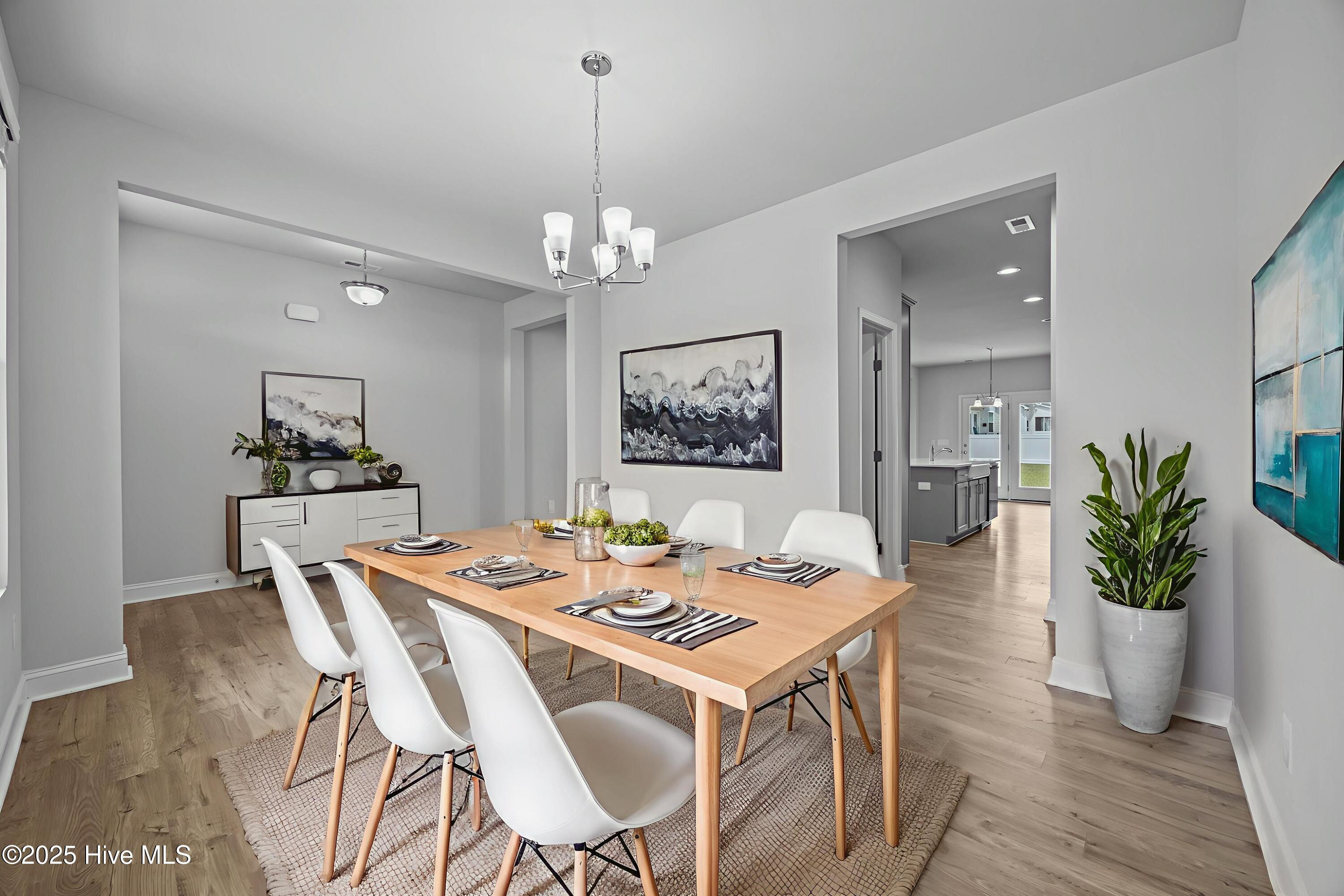 260 E Red Head Circle